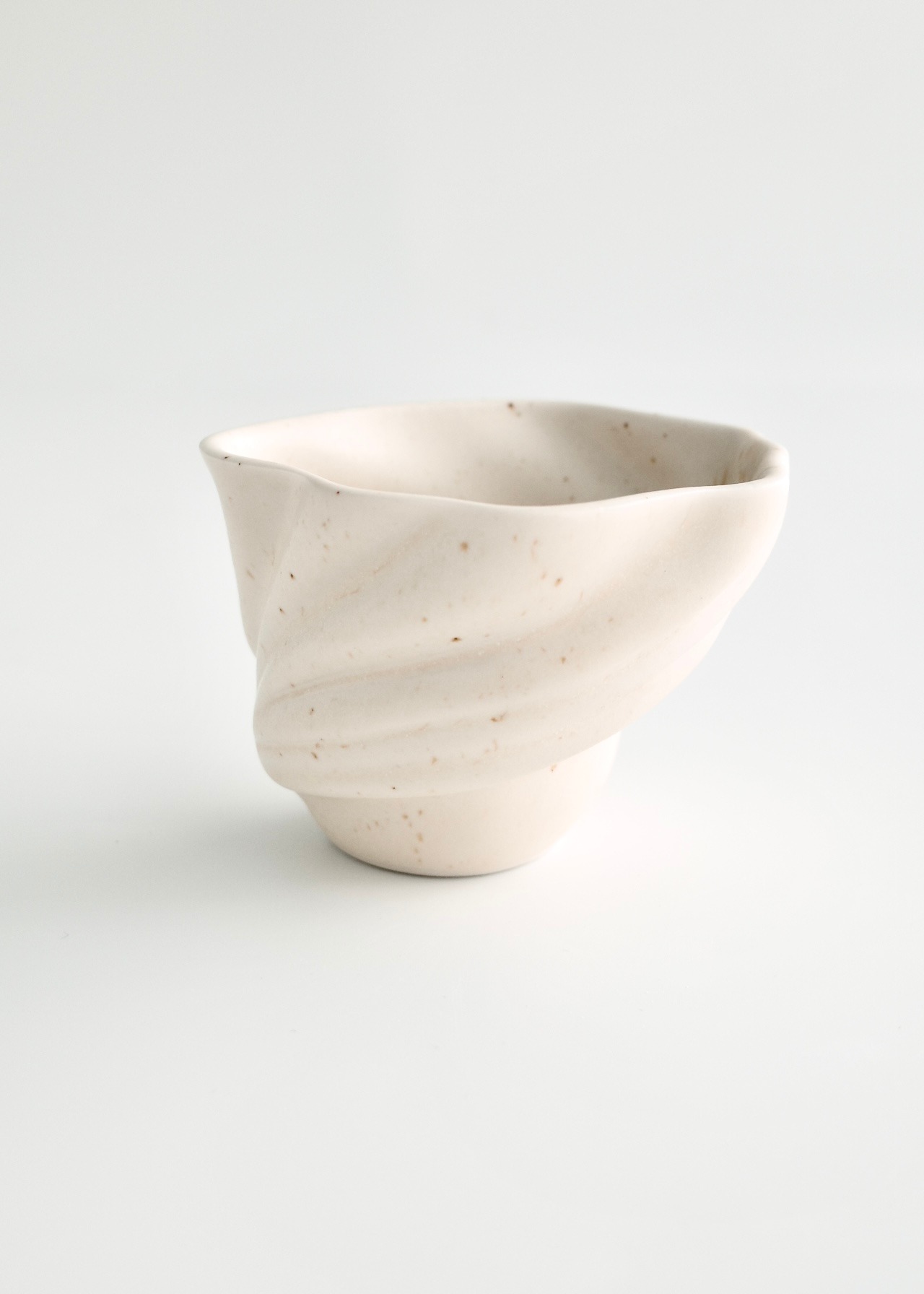 Svane cup · Eggshell