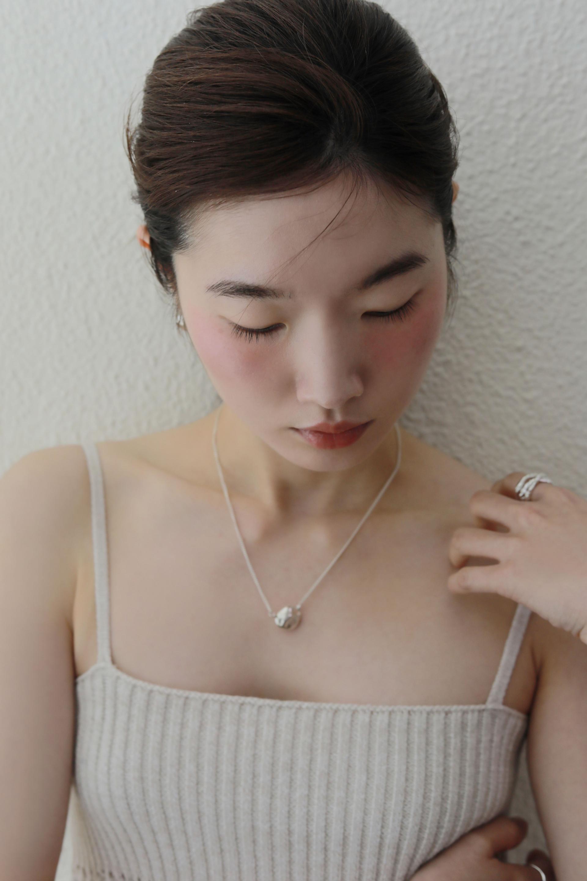 Rough pebble necklace