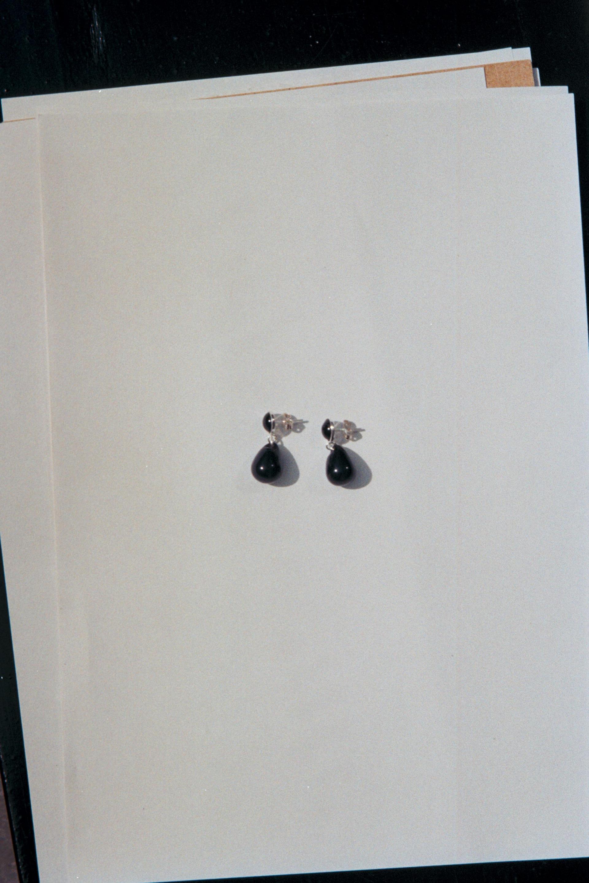 Danielle earrings · Black
