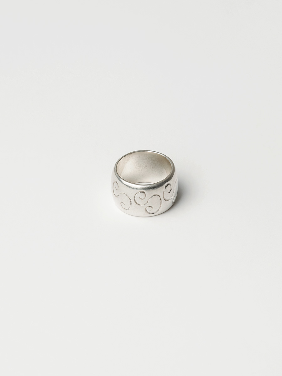 SSS bold ring