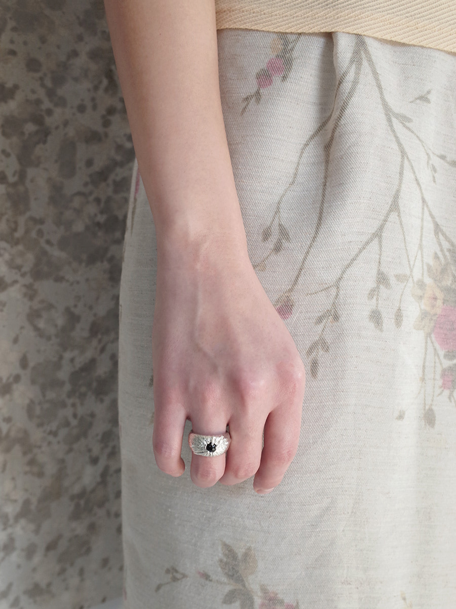 Burst Onyx Ring