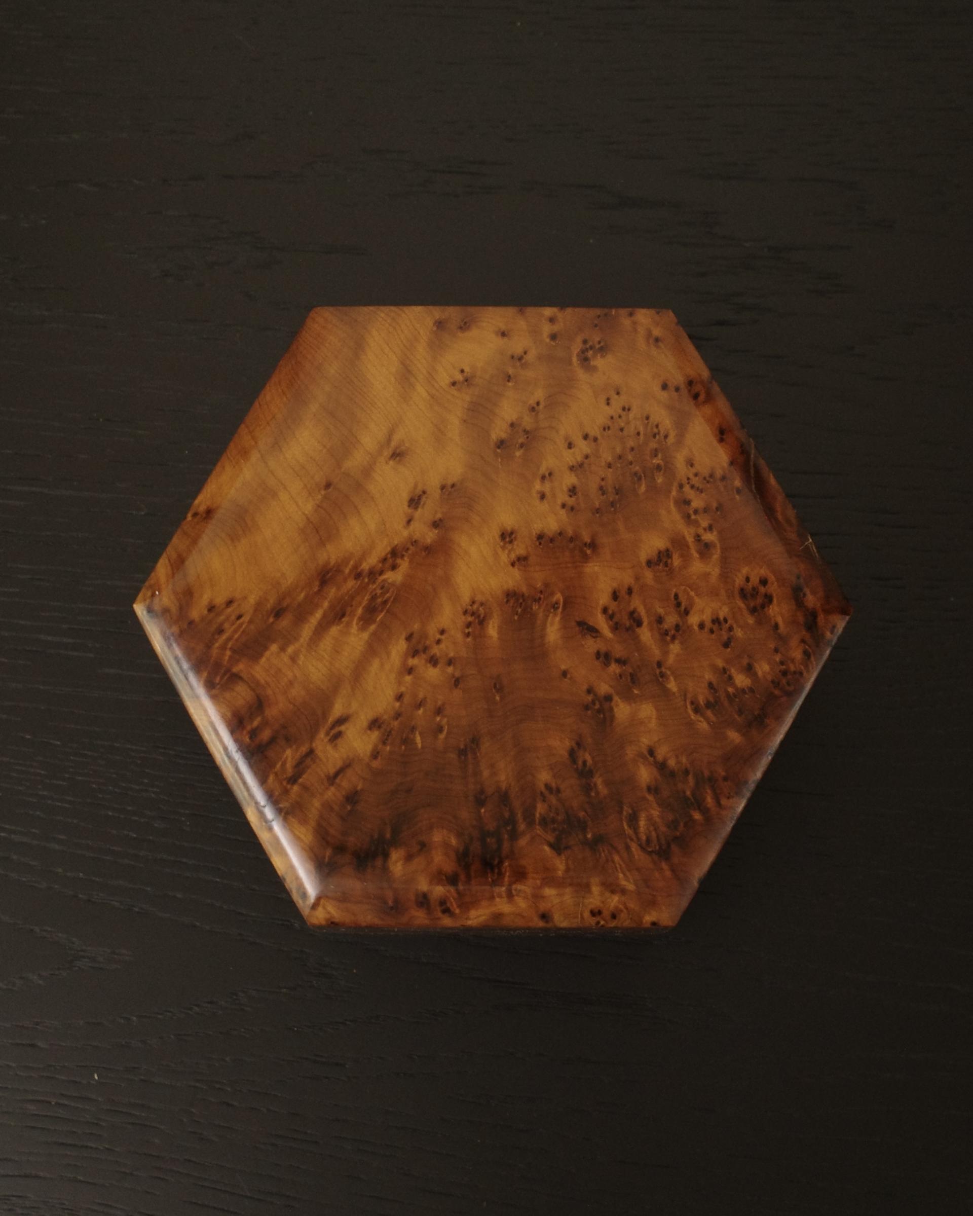 Thuya Burl Wood Box · Hexagon