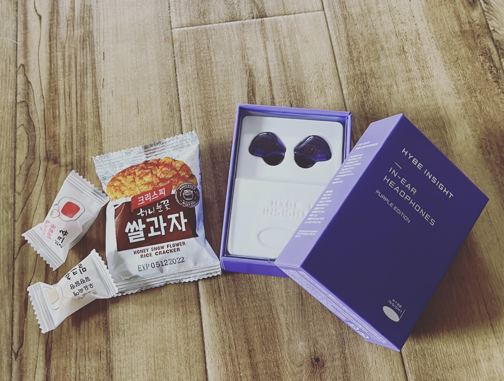 HYBE INSIGHT] In-Ear Headphones (Purple Edition) : チンチャ韓国代行