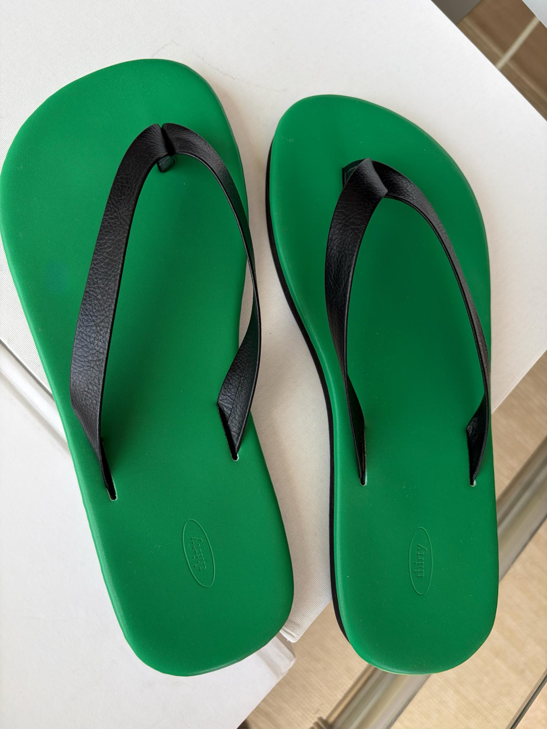 Leather strap flip flops