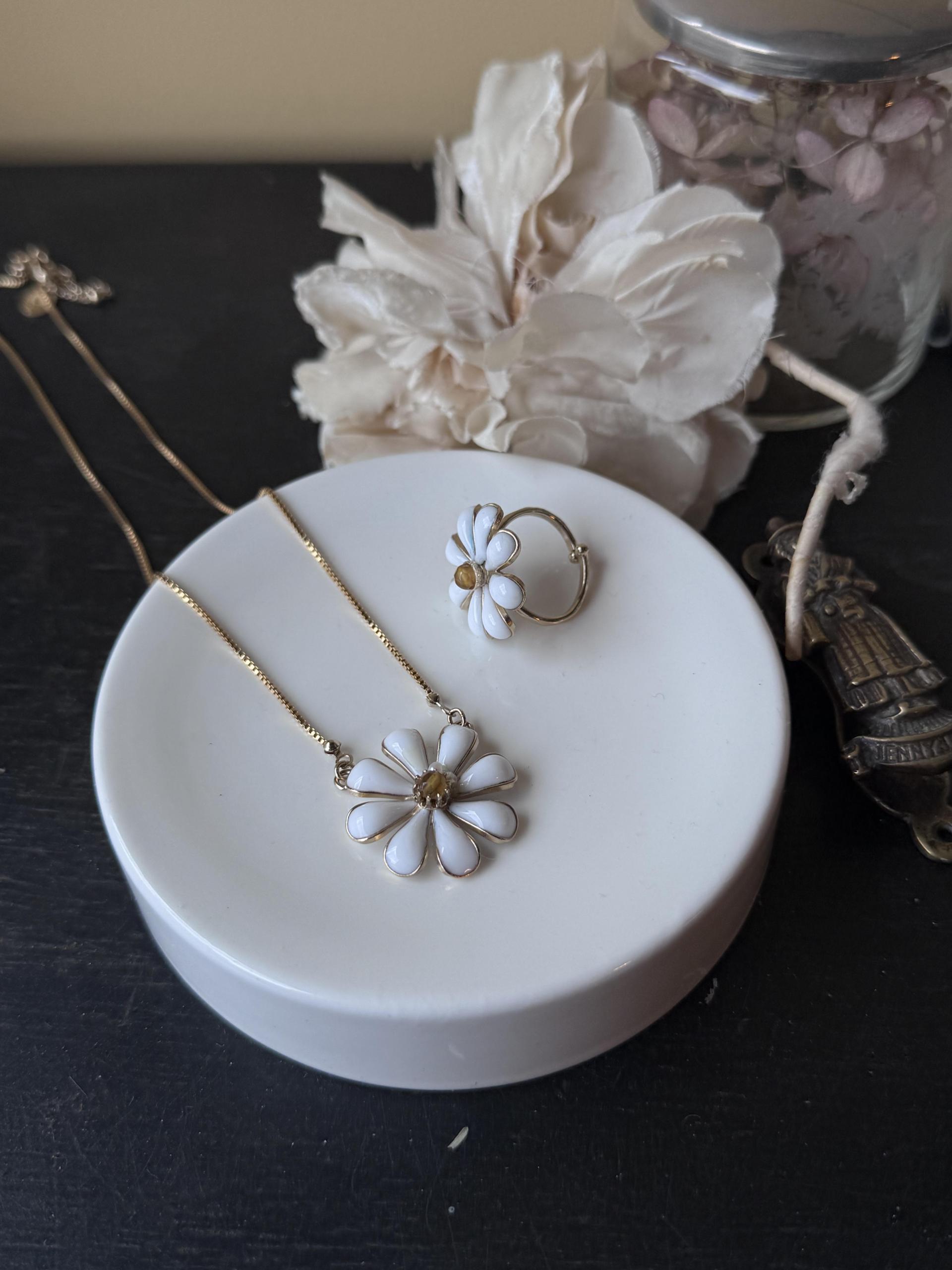 <Juncoparis๐ซ๐ท> Margaret Flower necklace
