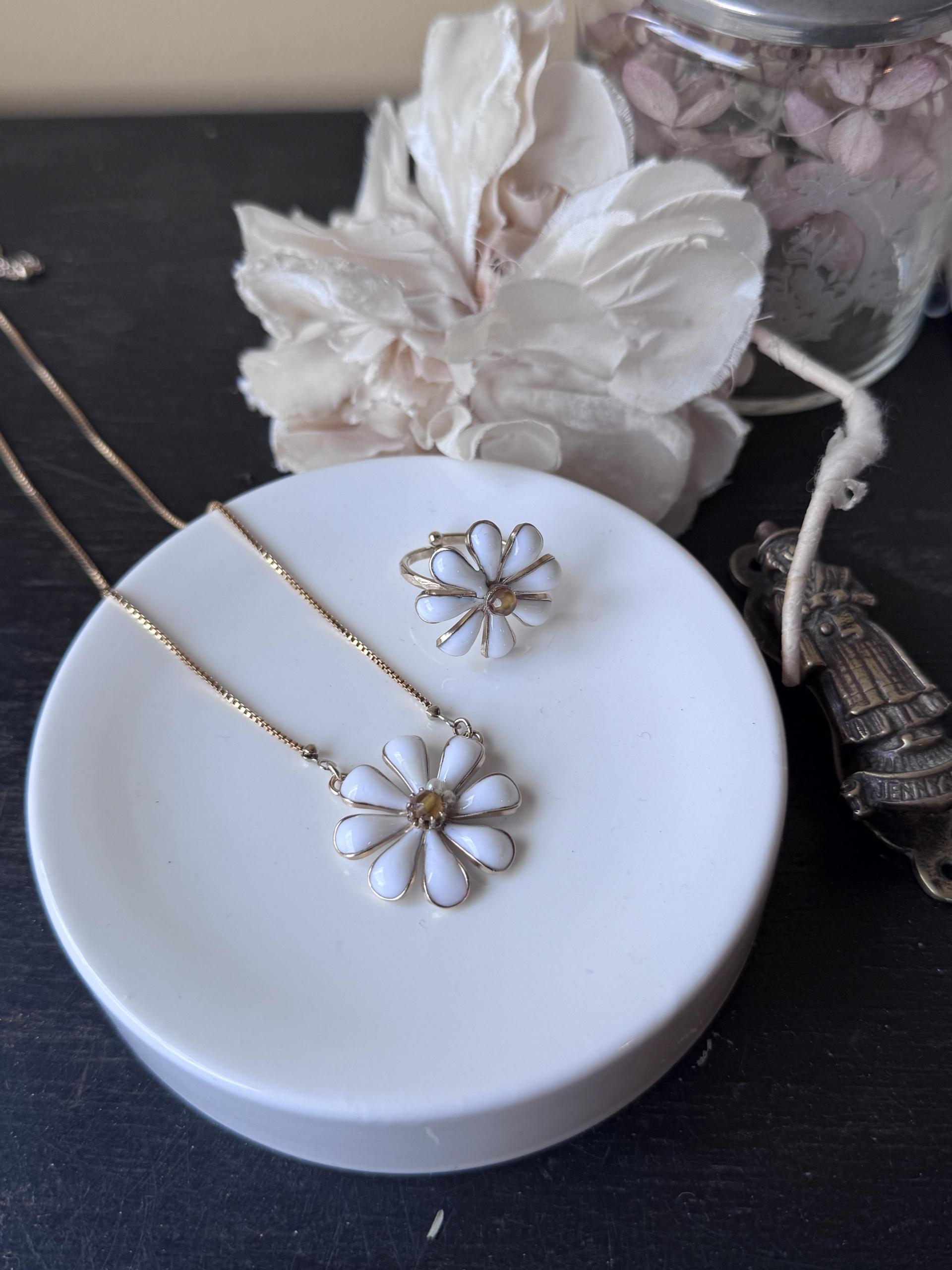 <Juncoparis๐ซ๐ท> Margaret Flower necklace