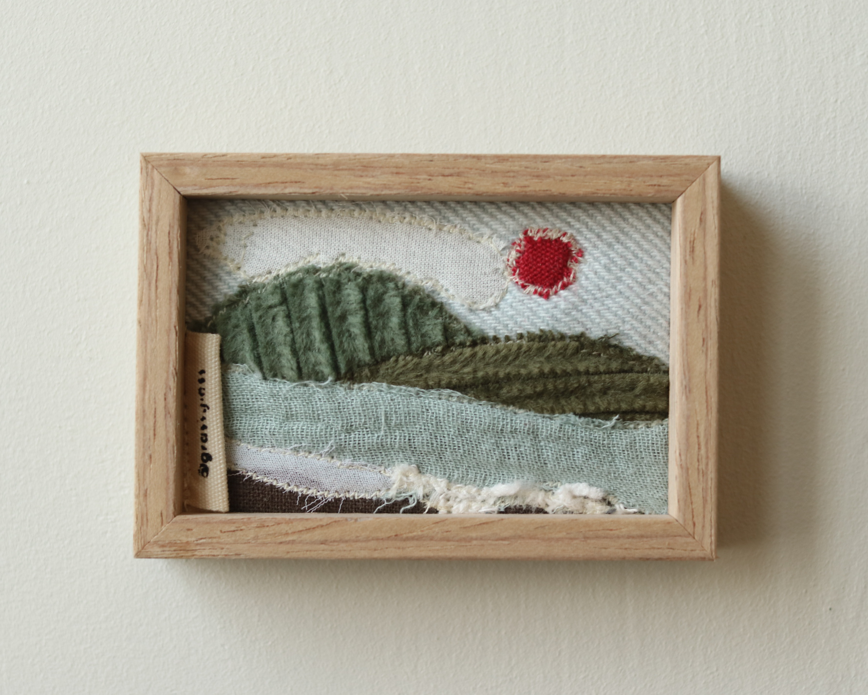 [7/31 10pm open] A View from Afar | 멀리서 바라본 풍경 액자