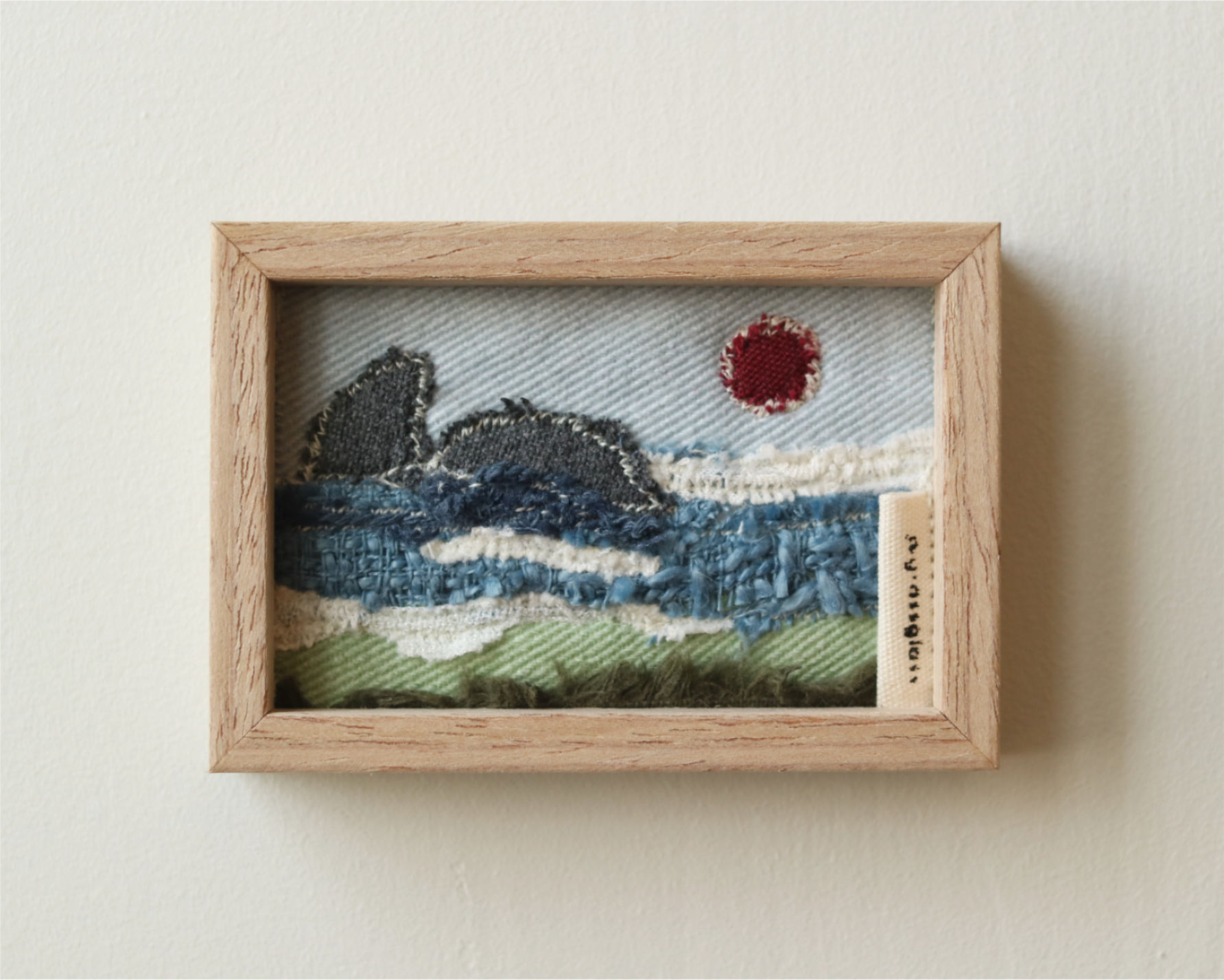 [7/31 10pm open] A View from Afar | 멀리서 바라본 풍경 액자