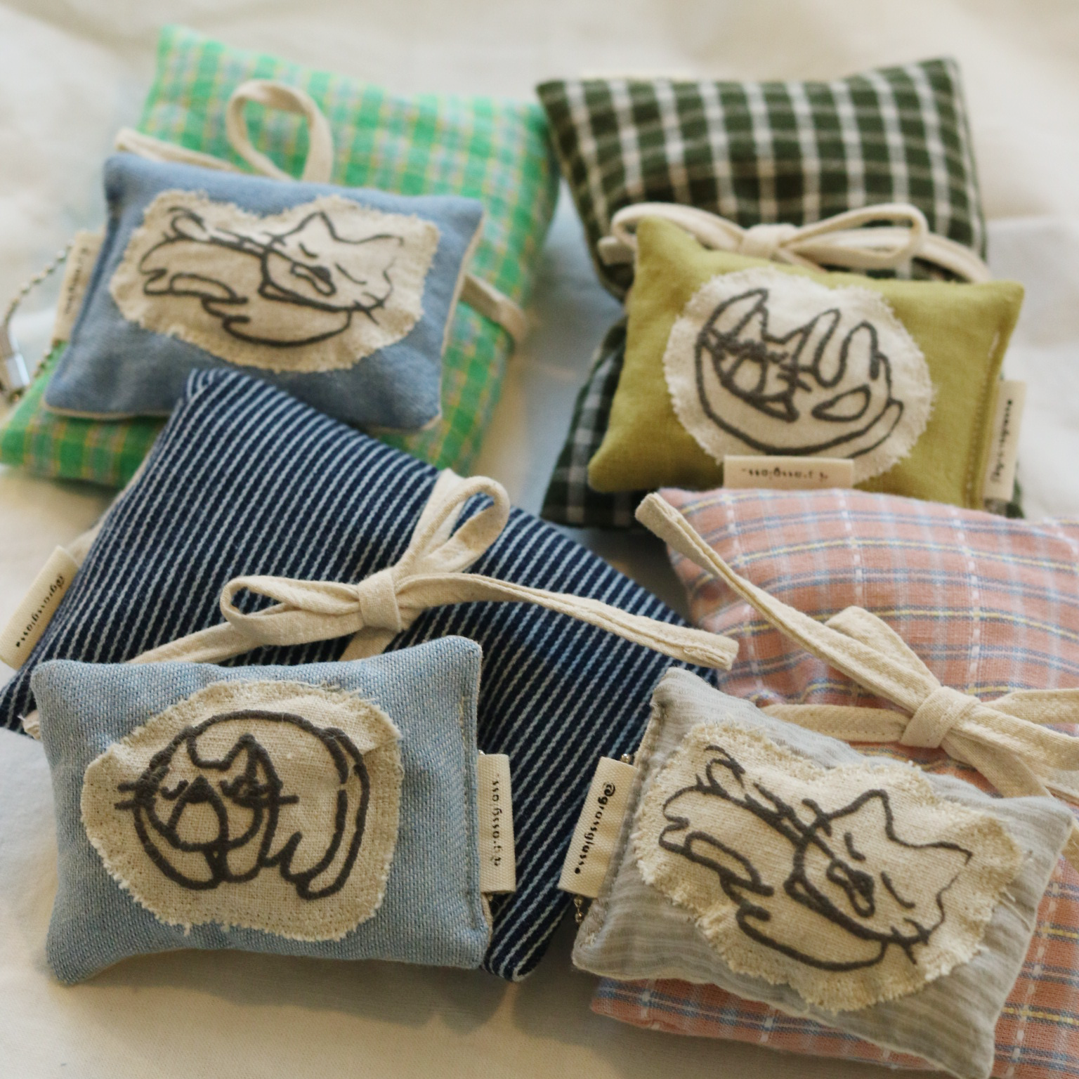 [5/15 10pm open] pillow cat organizer | 베개는내꺼야옹 오거나이저 (3-way)