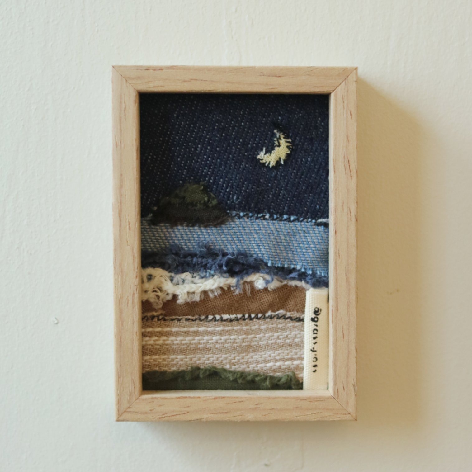 [7/15 10pm open] A View from Afar | 멀리서 바라본 풍경 액자