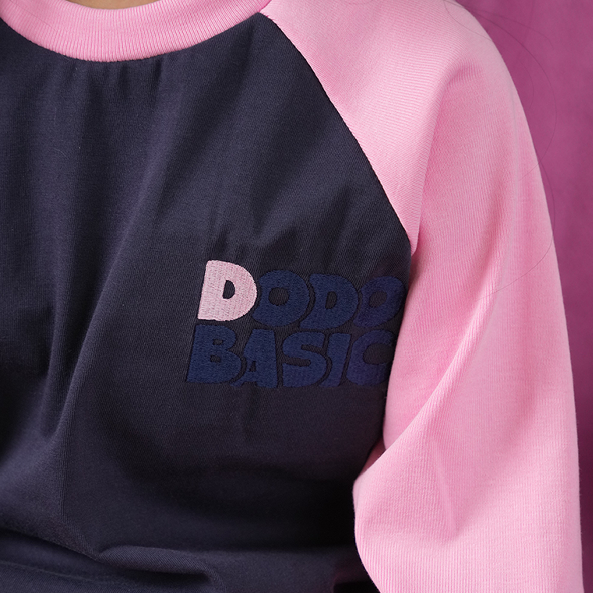 DODO BASIC Reglan T-Shirt ( Navy / Milkshake Pink )