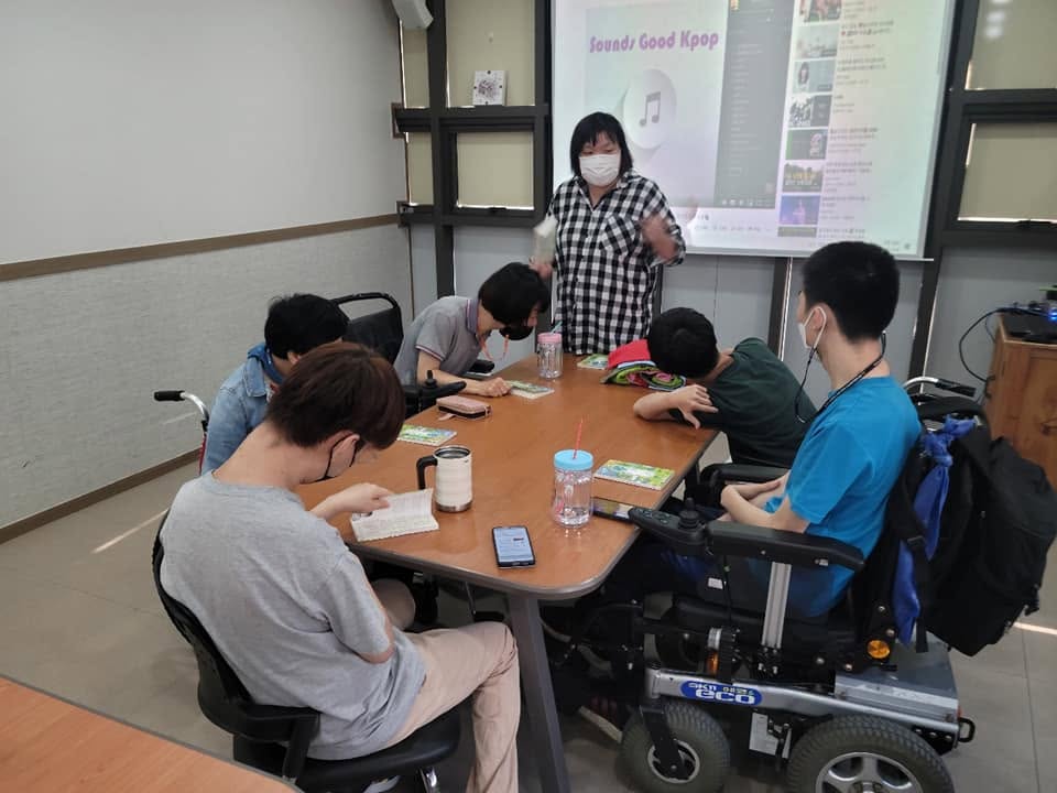 7c562f8ba2161.jpg