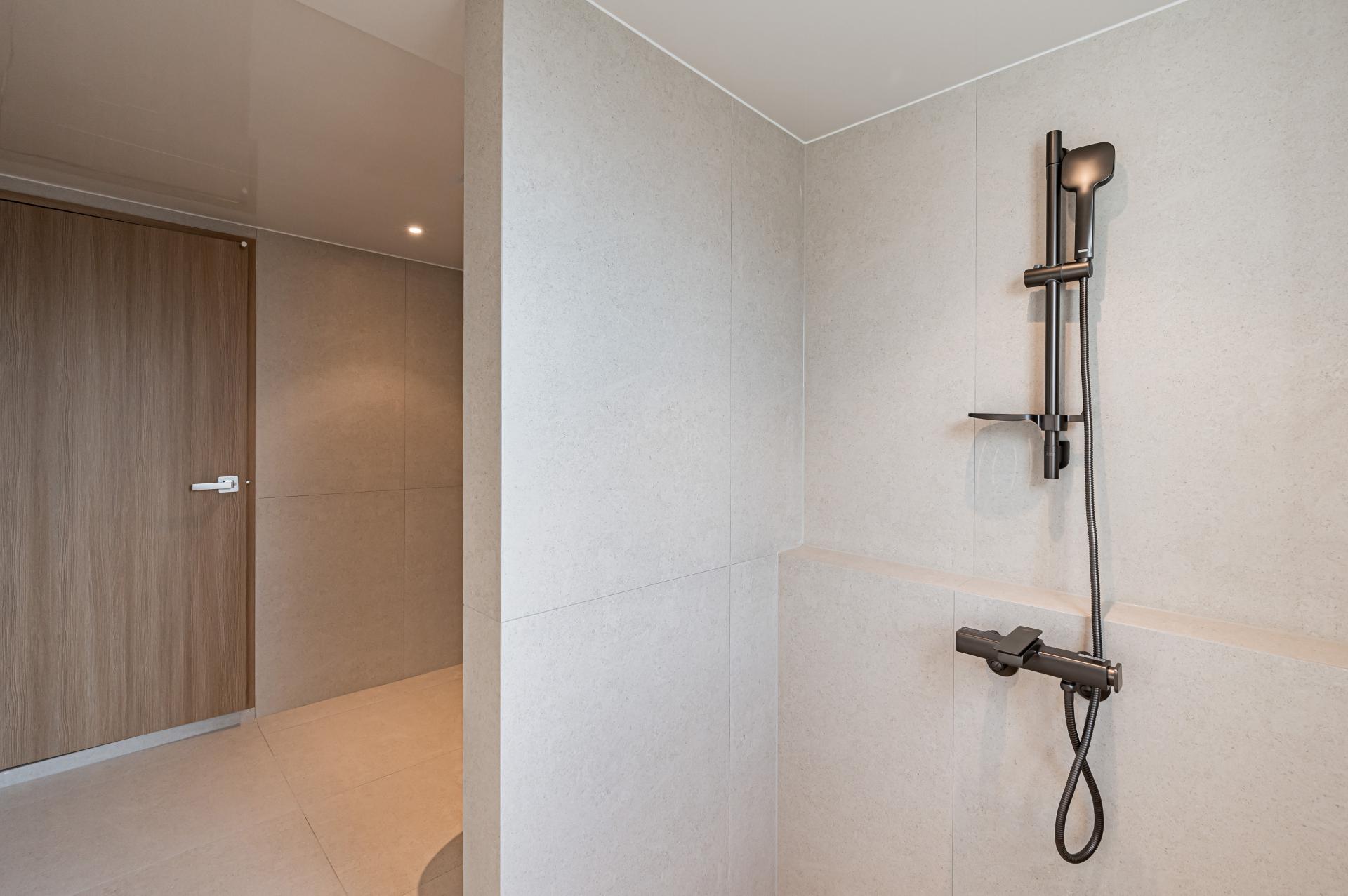 6d6f6ab938984.jpg
