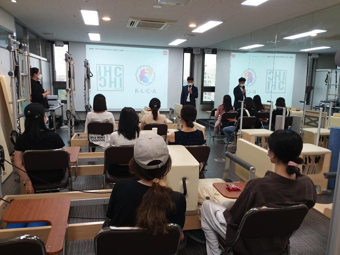827a5a87fd360.jpg