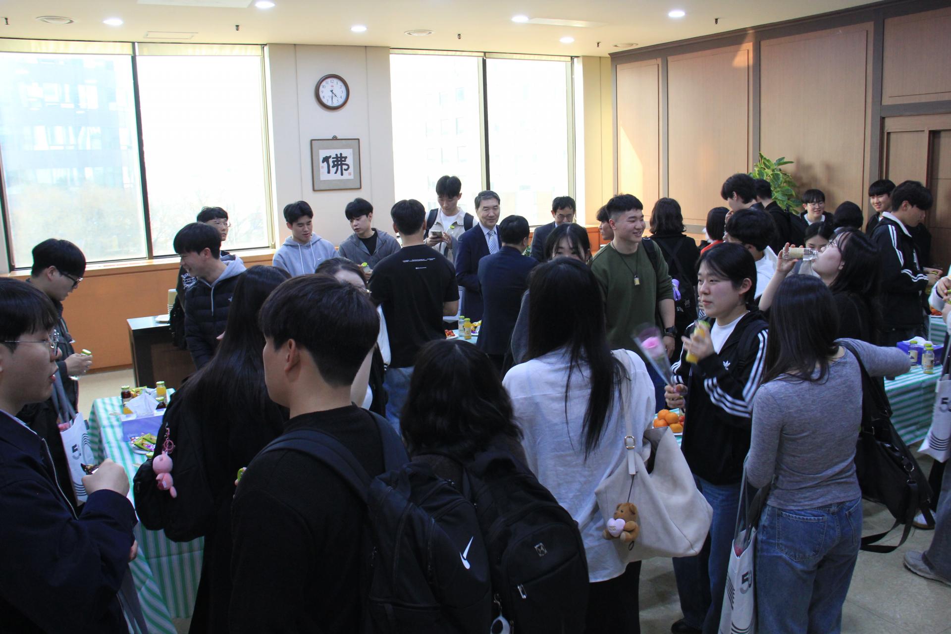 704d61619cb80.jpg