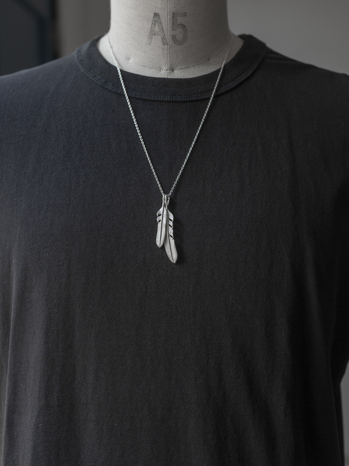 SILVER DOLLAR CRAFT [실버 달라 크래프트] - Feather Pendant