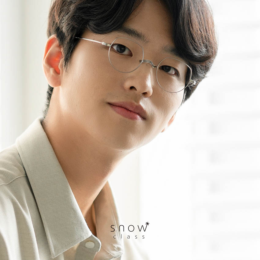 김종필안경 스노우클래스 SNS001 모델 착용사진2