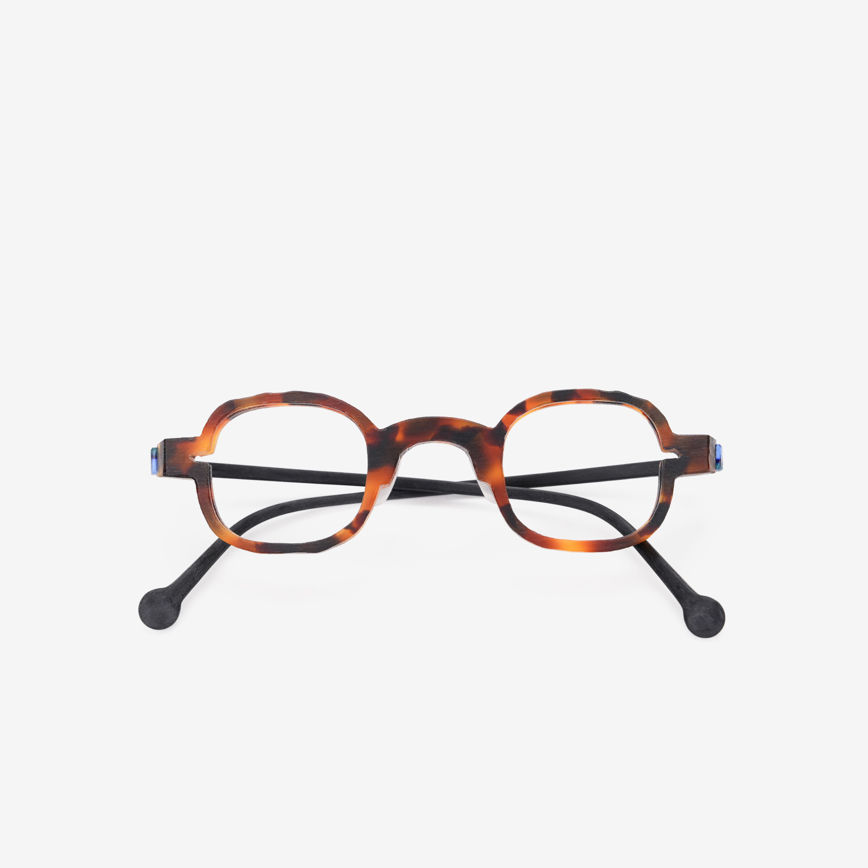 DSSS015 다리 접은 정면 이미지