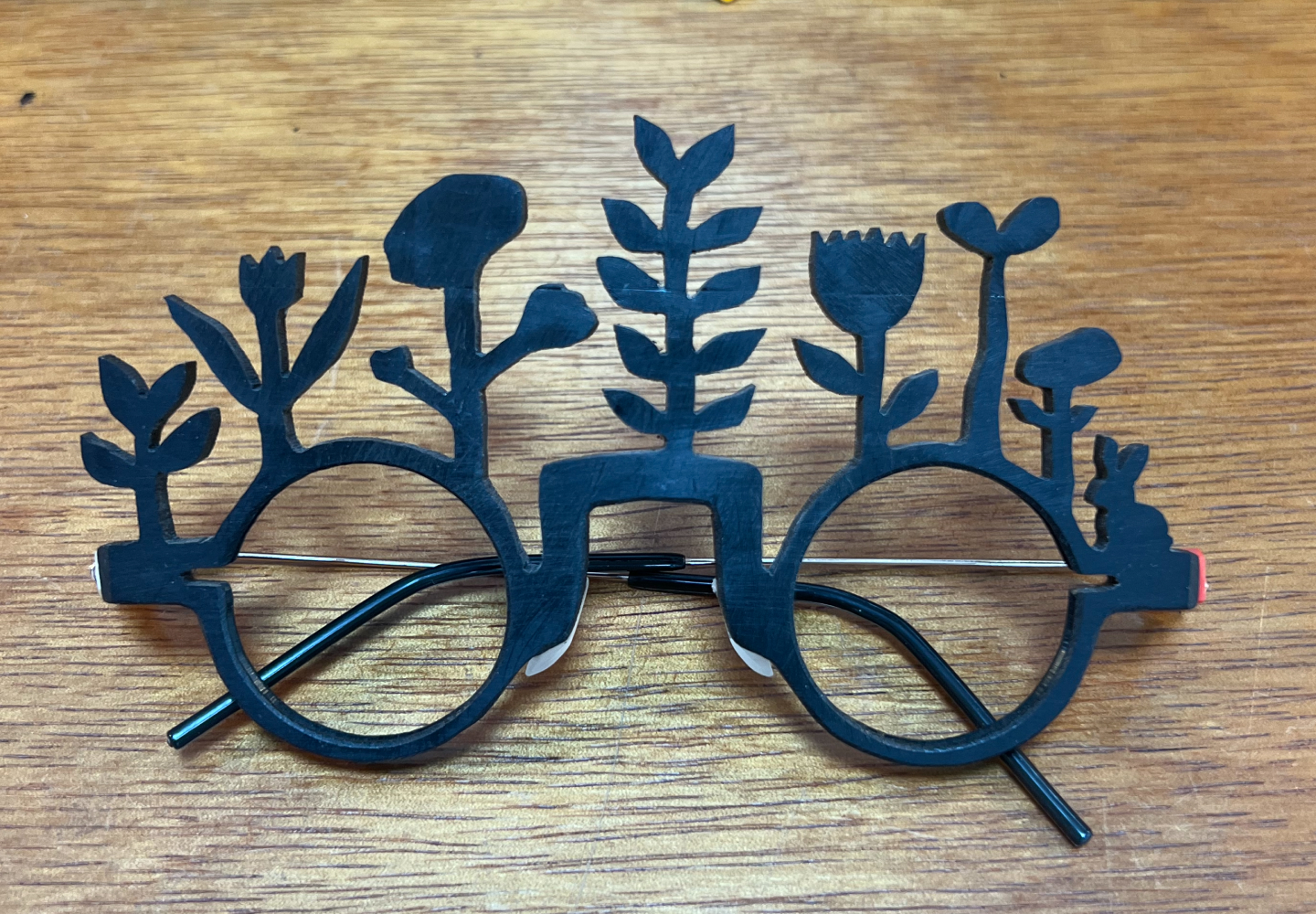 예술적 감각의 수제안경테