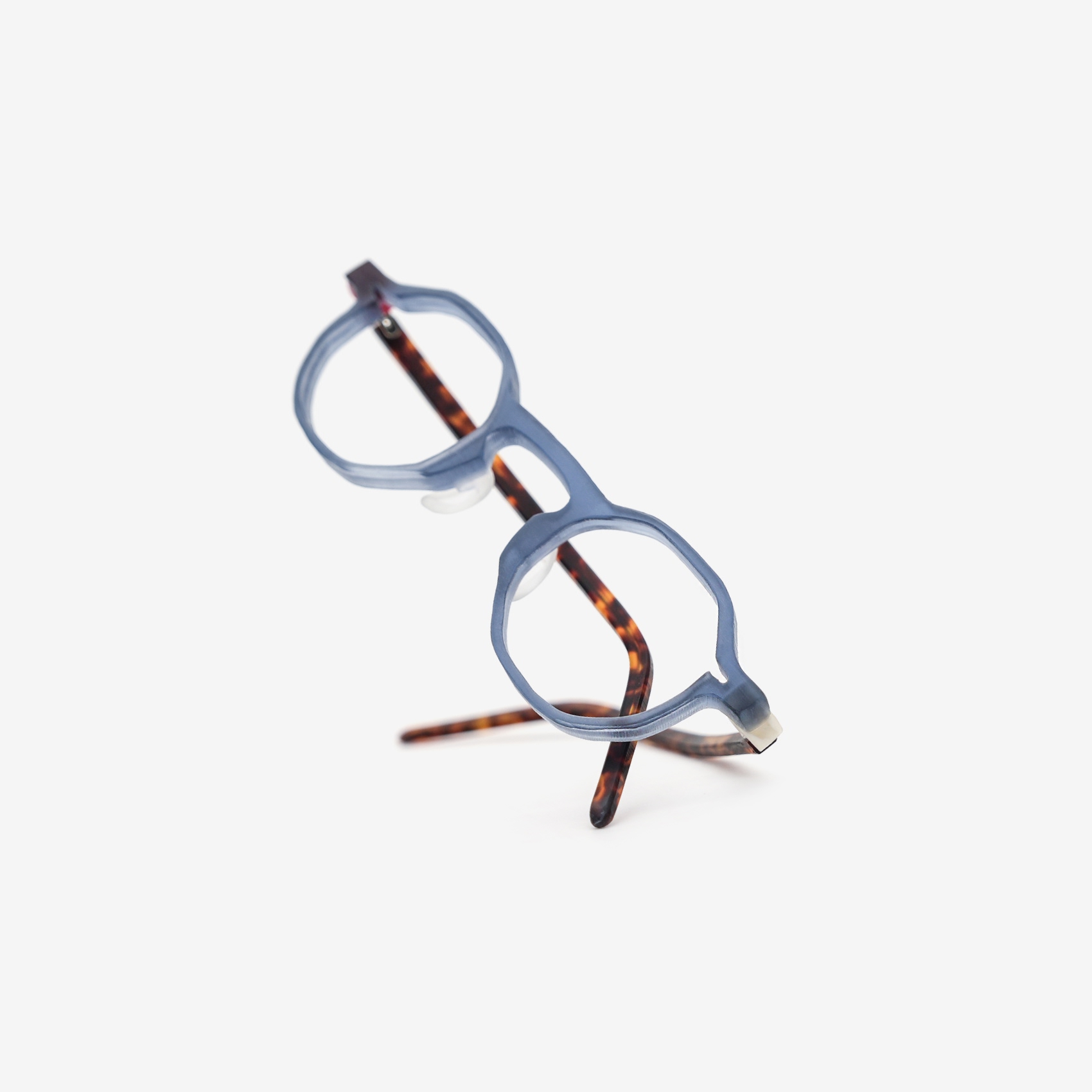 DS88-012 다리 접은 우측면 이미지