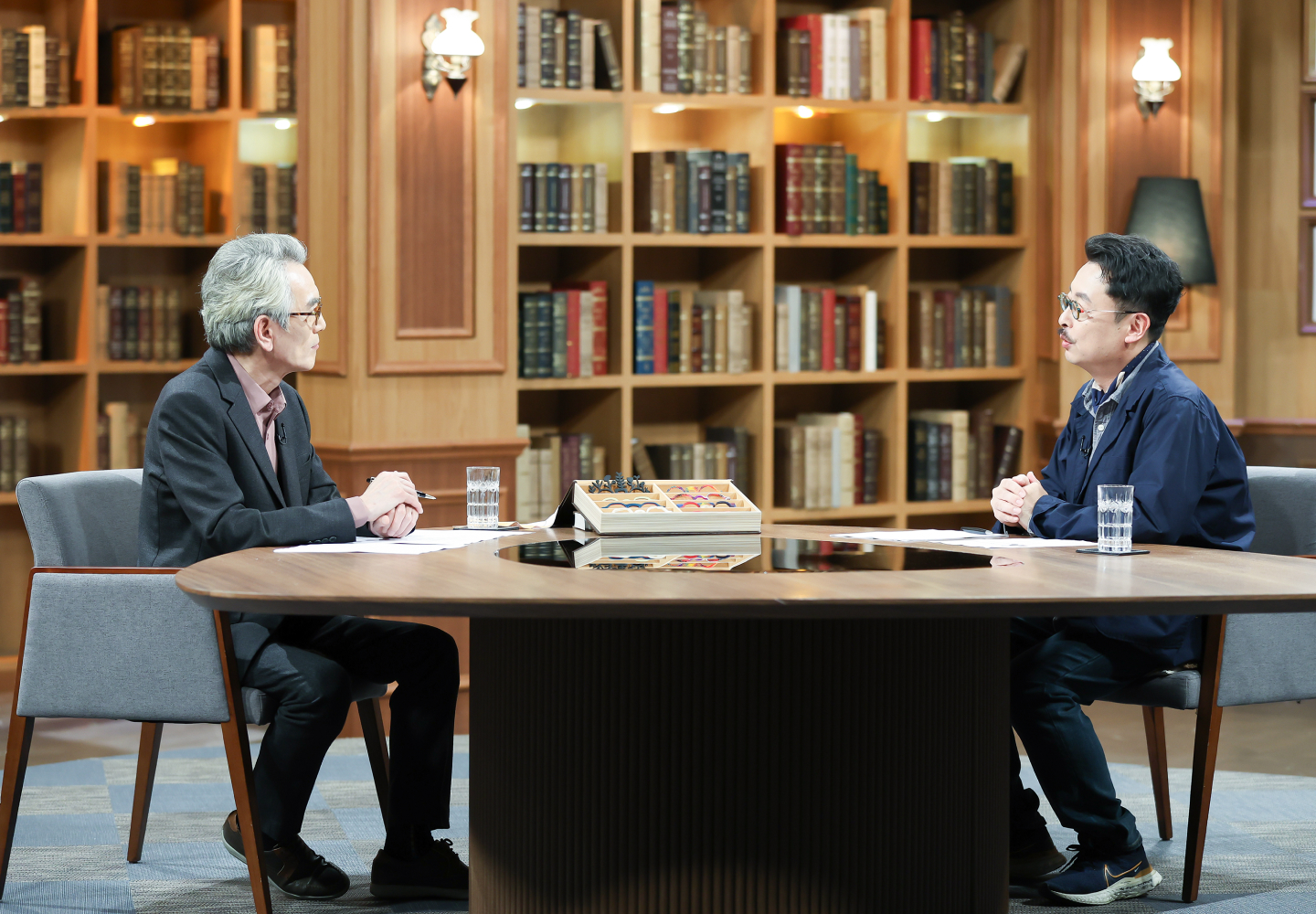 질의와 답변이 이어지고 있는 상황