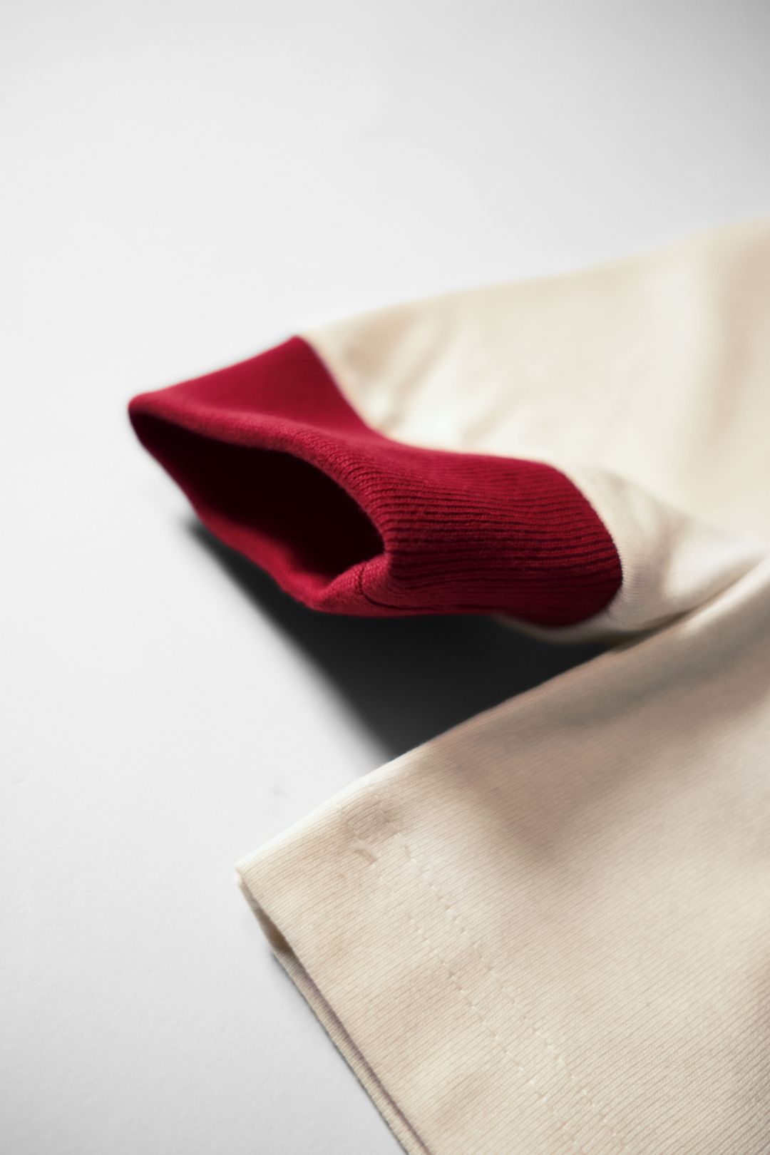 白(백) Heavy Cotton LS - PESCE 'Red