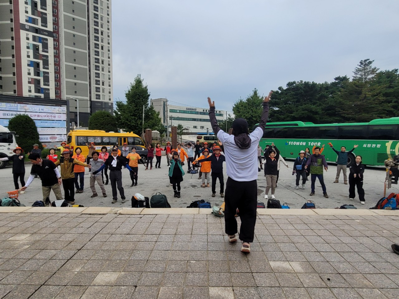 f5c058566b84d.jpg