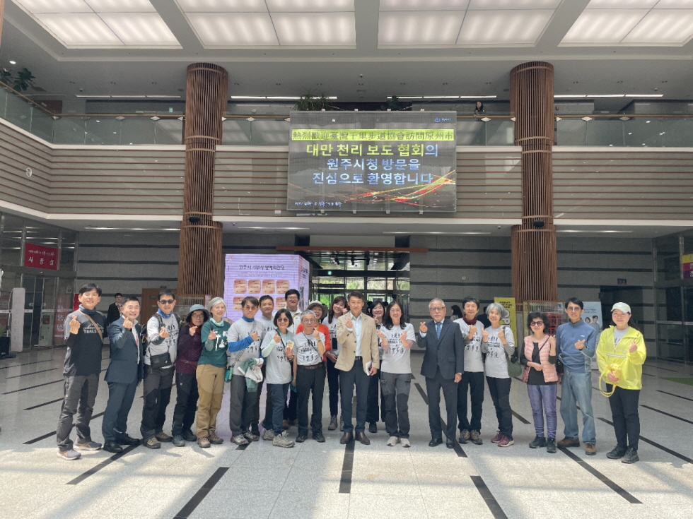 fe1553cb8d21b.jpg
