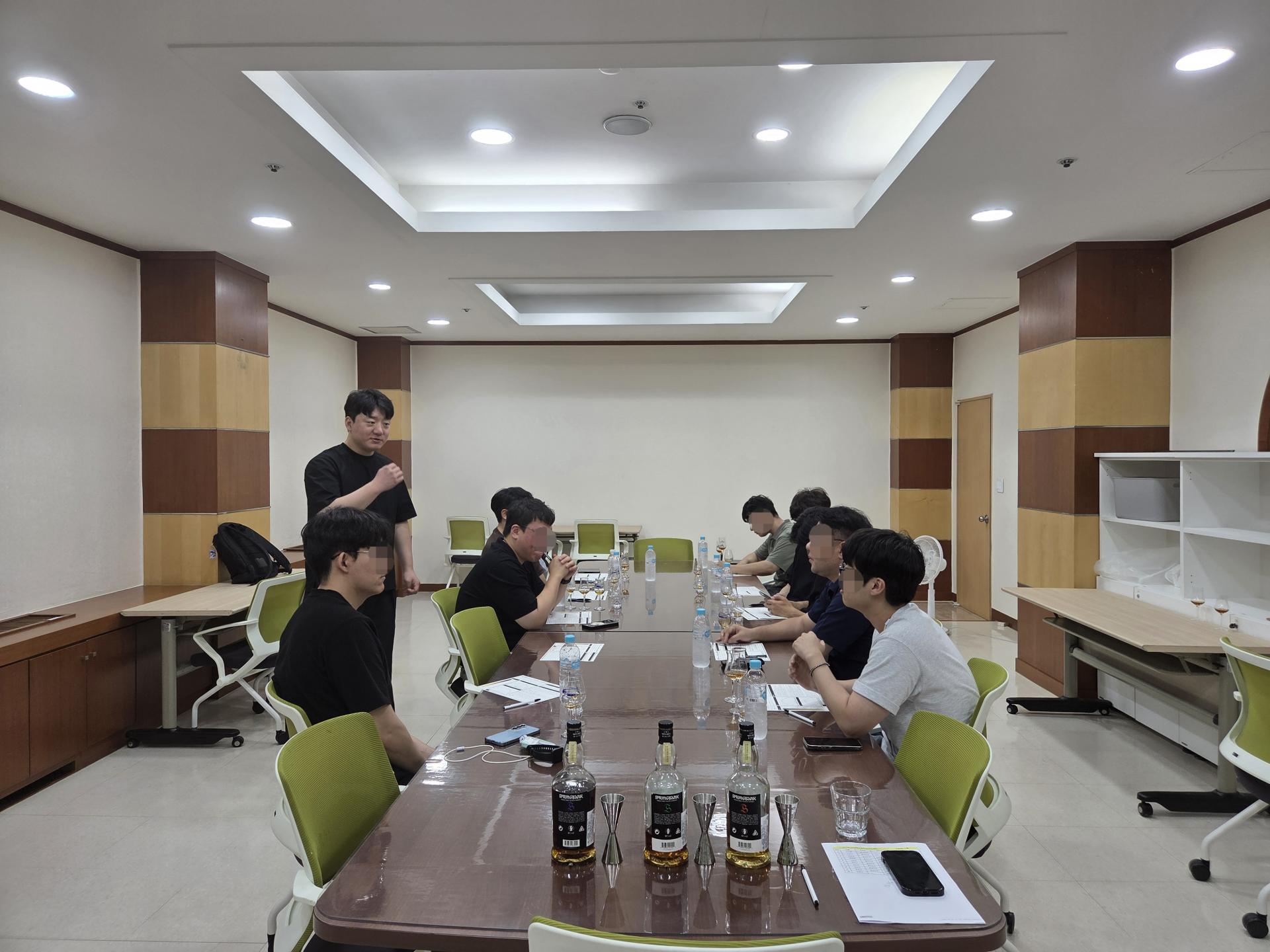 d93e5305d04d6.jpg
