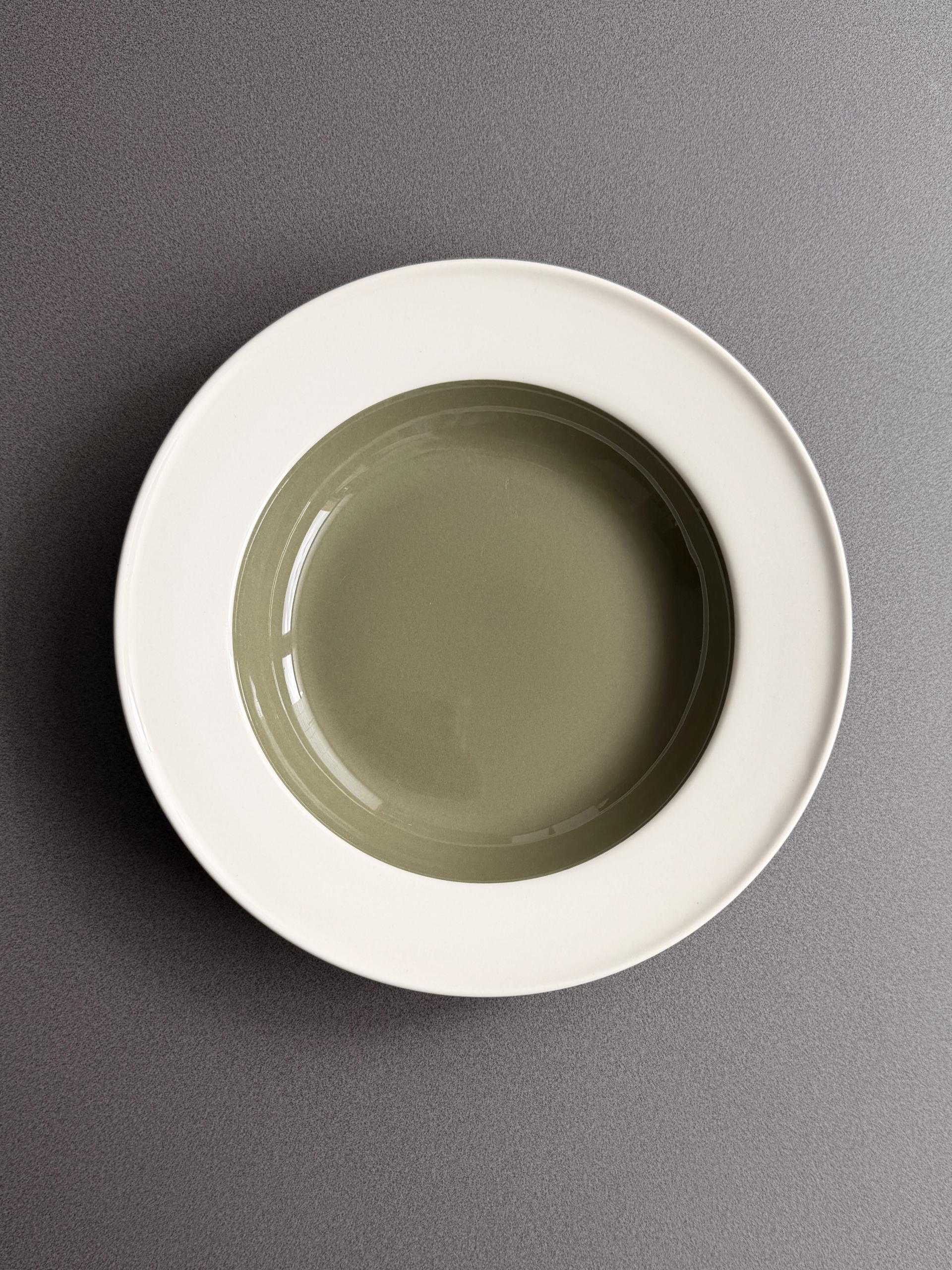 Vintage Wedgwood Moss Green Pasta Bowl (225mm)