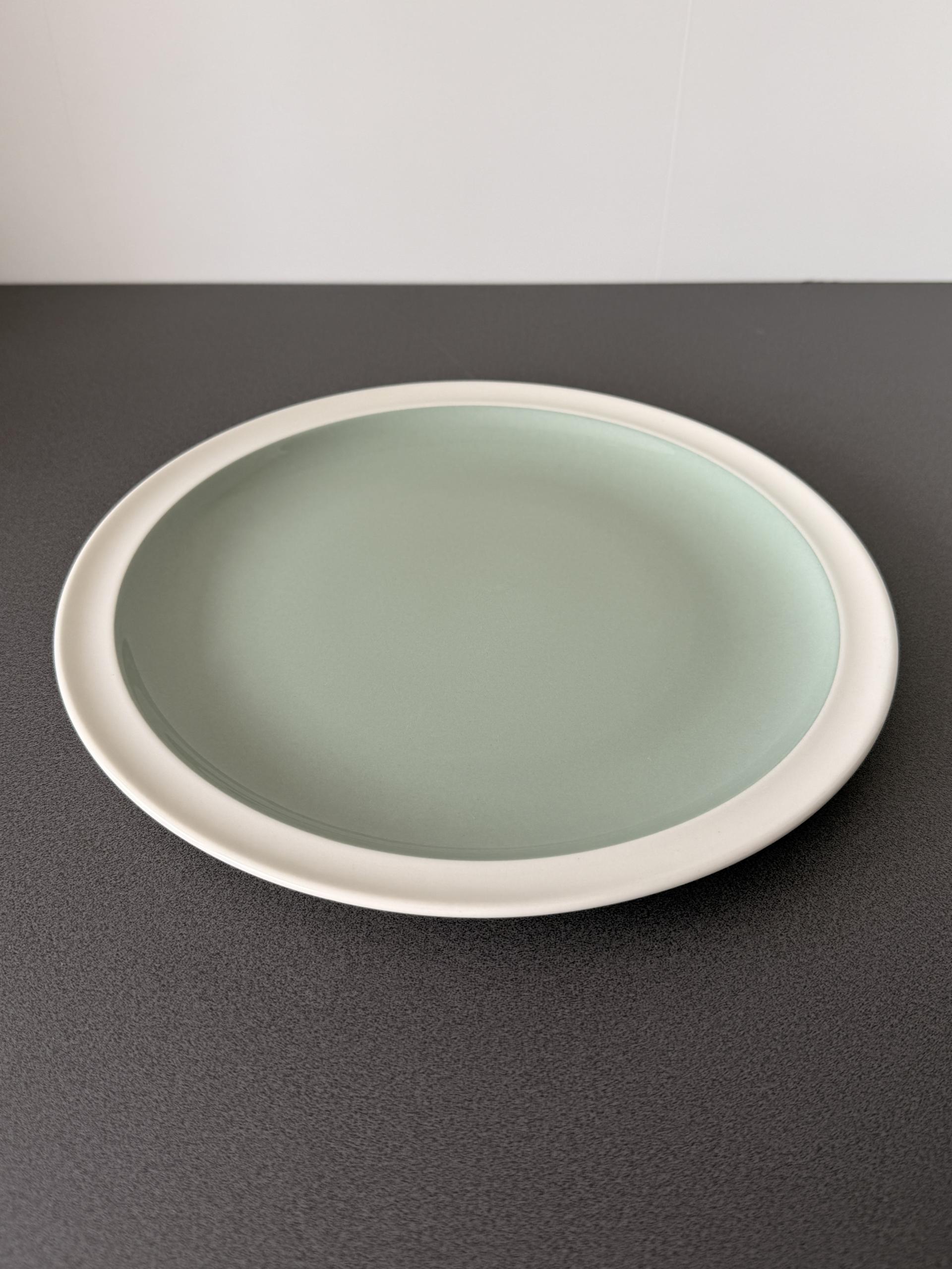 Vintage Wedgwood Winter Green Dinner Plate (255mm)