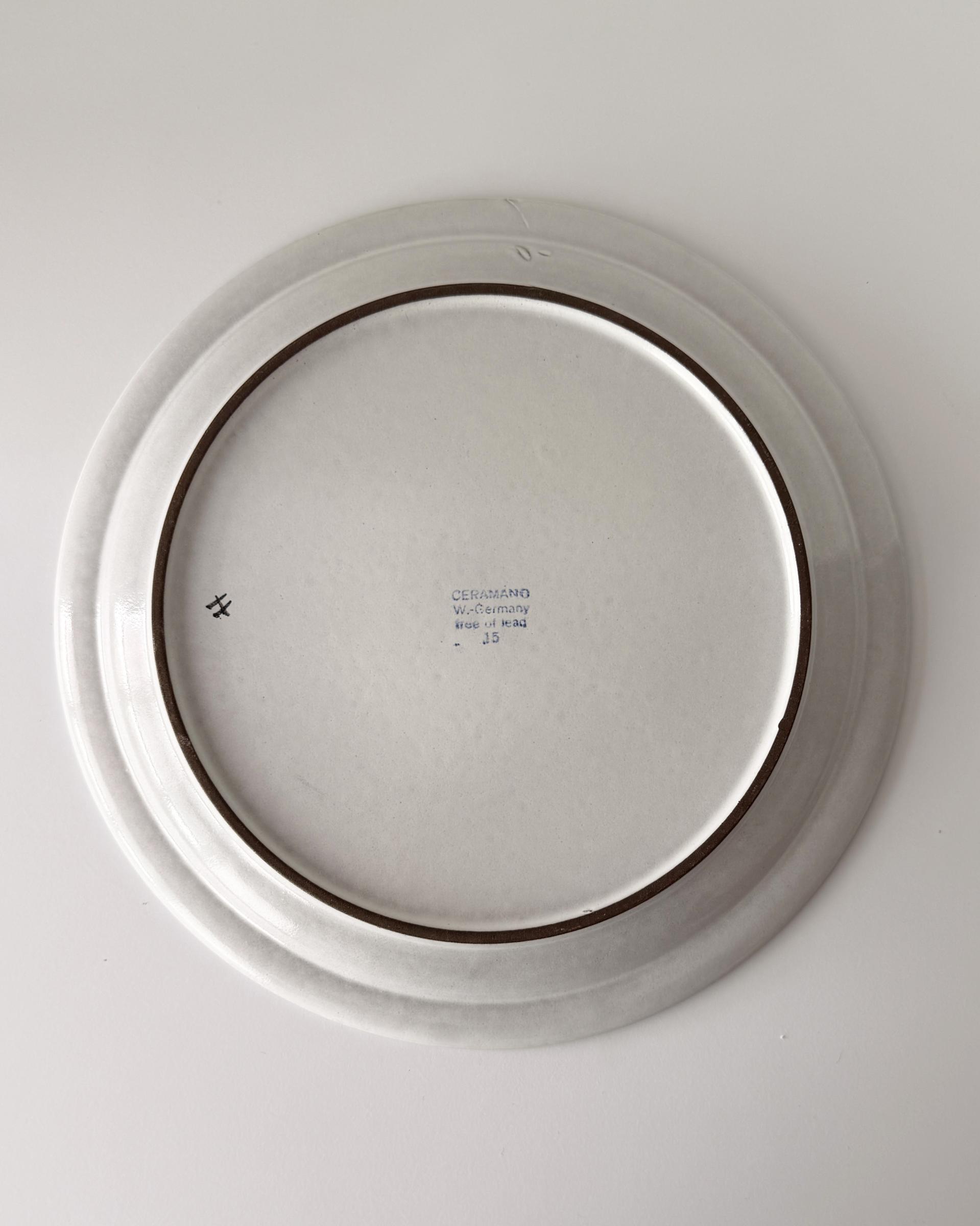 Vintage 1970s Ceramano Tique Dinner Plate (260mm)