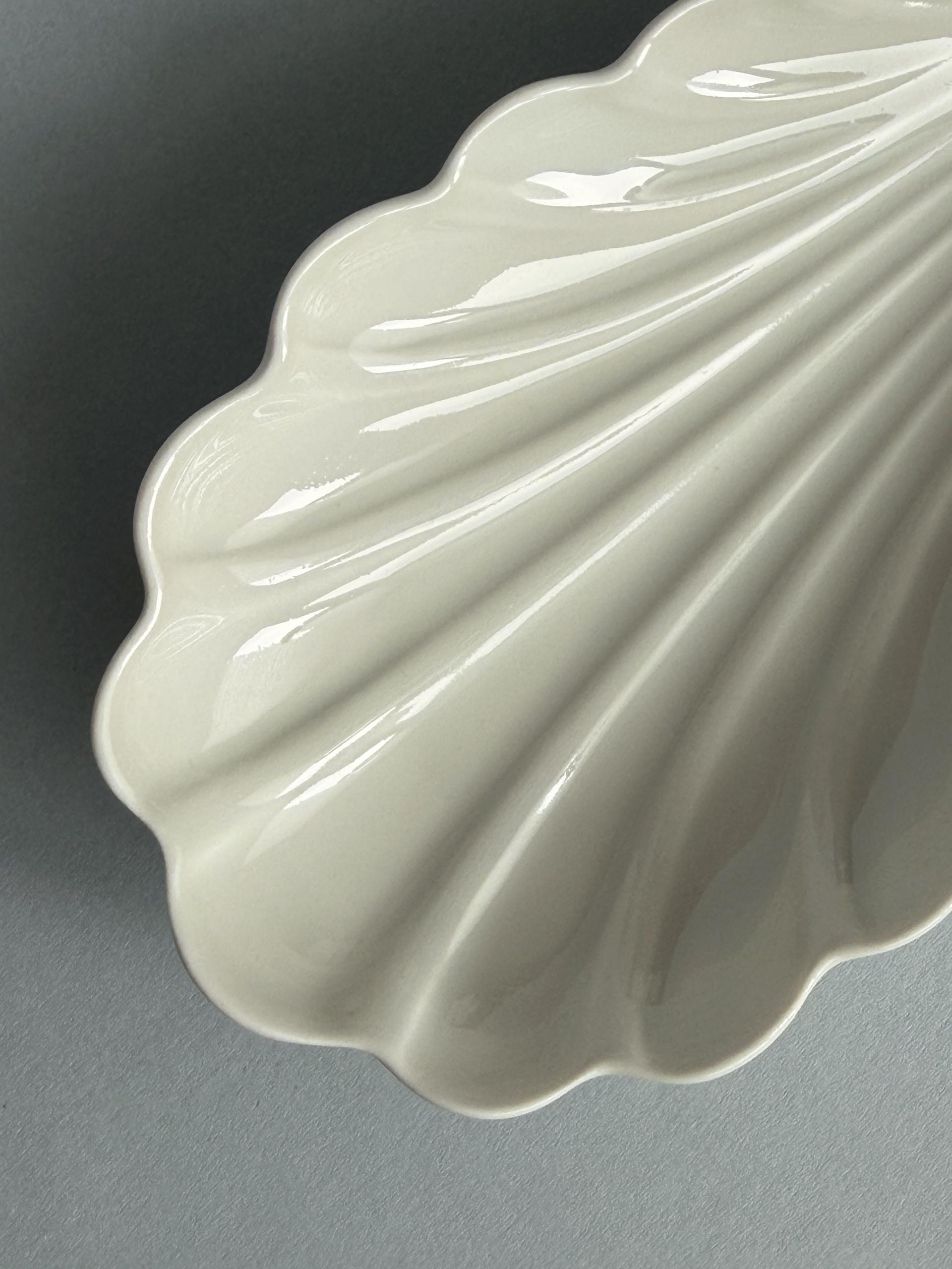 Vintage 1950s Seltmann Weiden Plate with Red Rim 복제