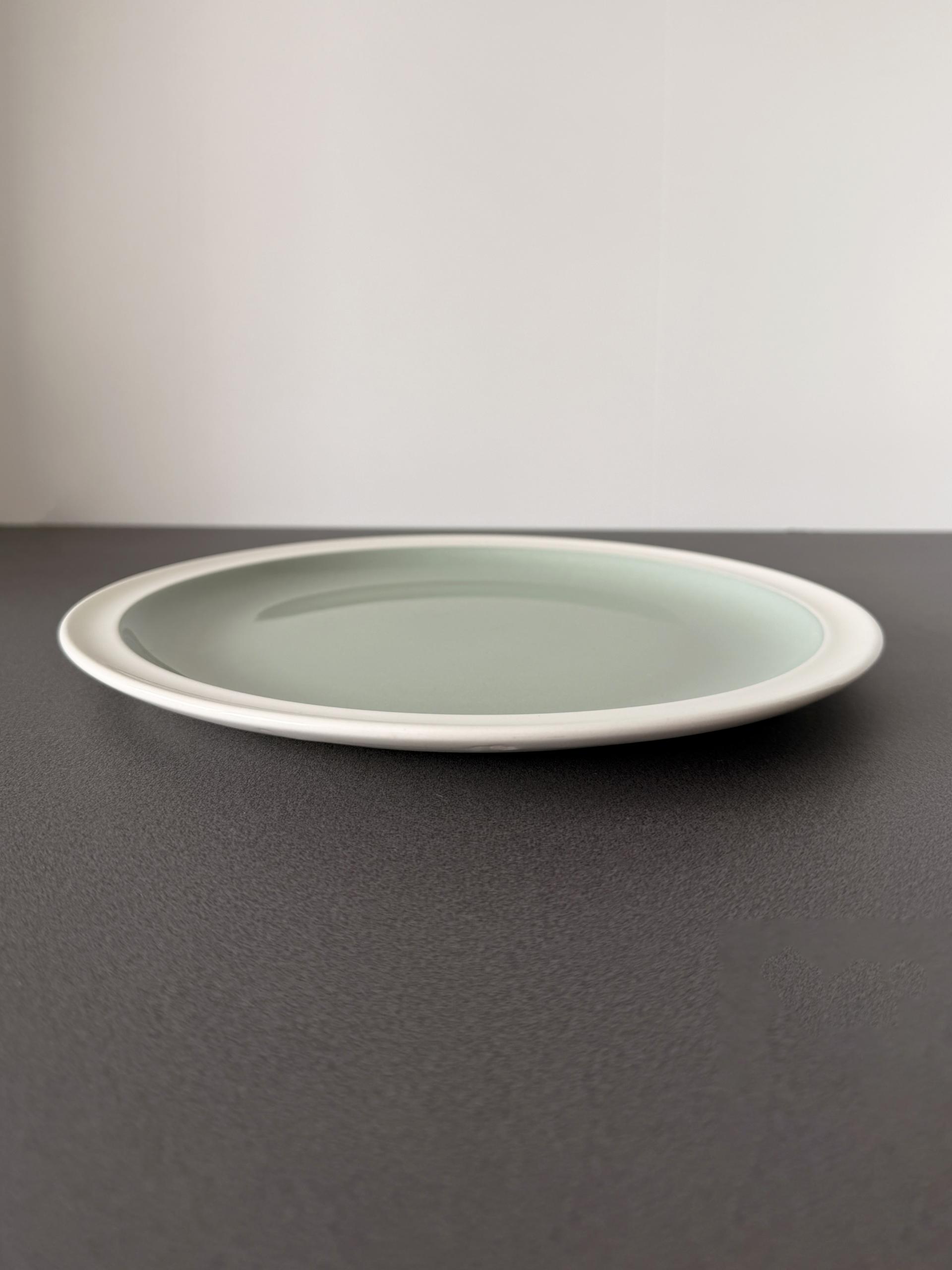 Vintage Wedgwood Winter Green Dinner Plate (255mm)