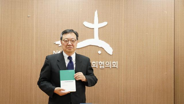 한국 기독교 사회 운동사 시리즈를 공동 집필한 안교성 교역사문화관 관장은 "한국 기독교 사회 운동사를 짚어보면 한국 교회가 왜 사회와 함께 존재해야 하는지 알 수 있다"고 말했다. NCCK 제공