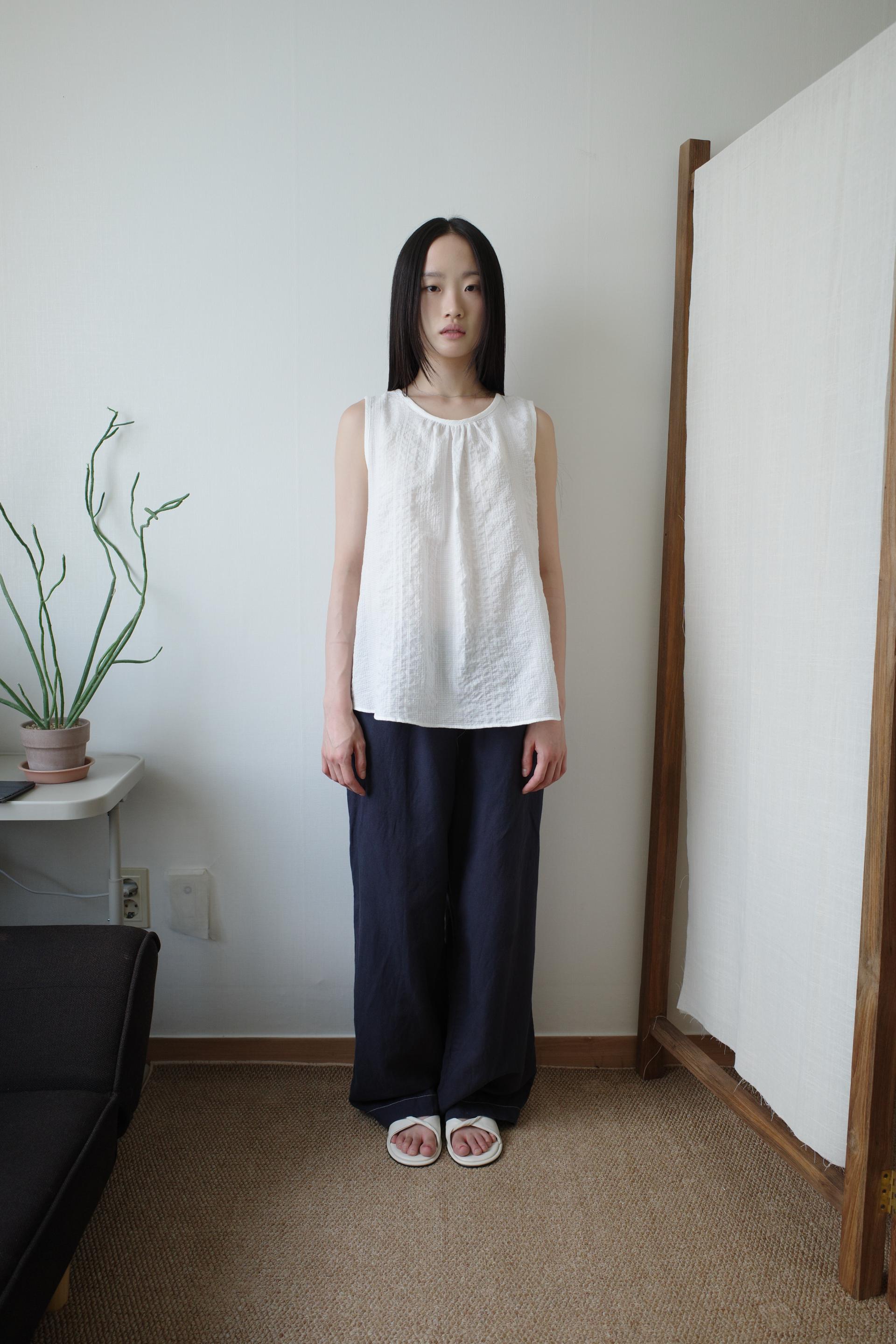 [2th] Textured Sleeveless Top / White 예약주문 (6.25 발송)