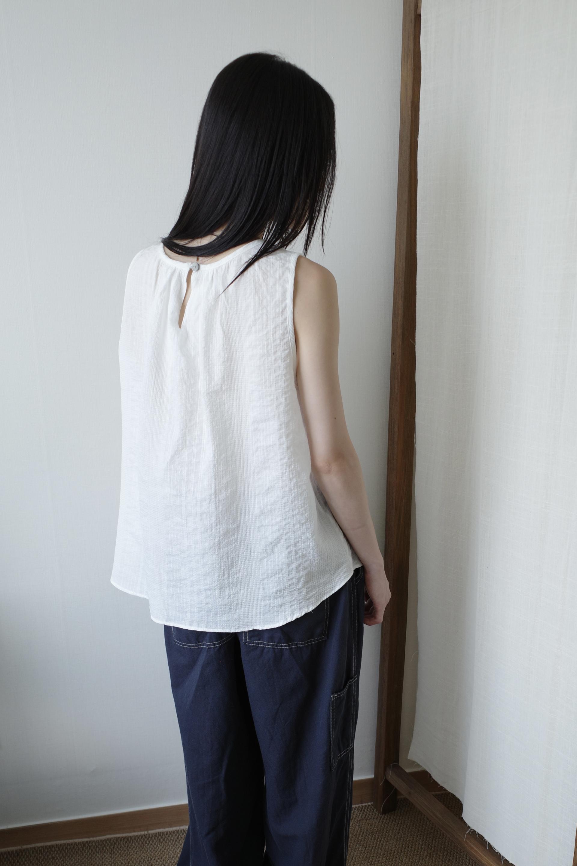 [2th] Textured Sleeveless Top / White 예약주문 (6.25 발송)