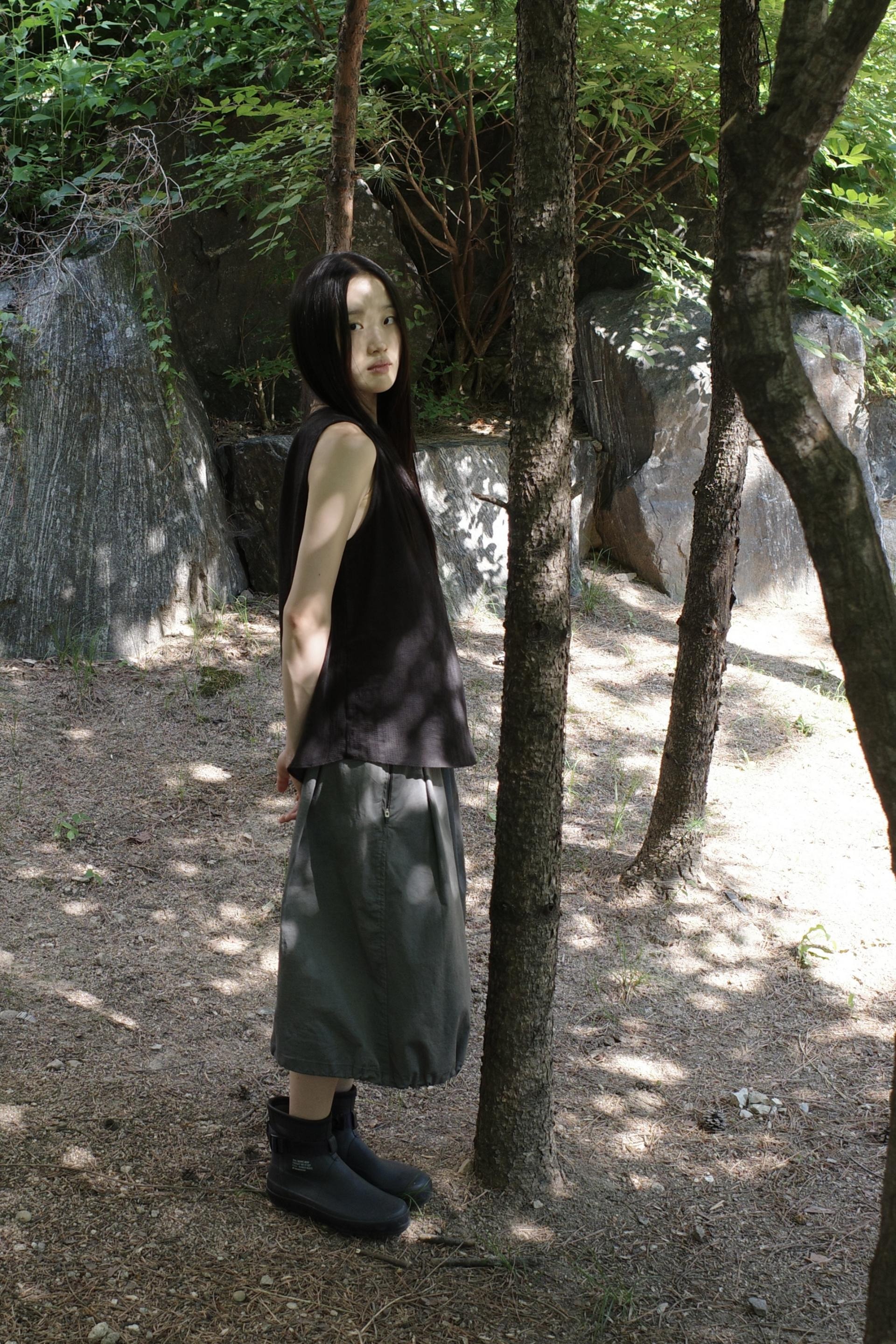 Textured Sleeveless Top / Black