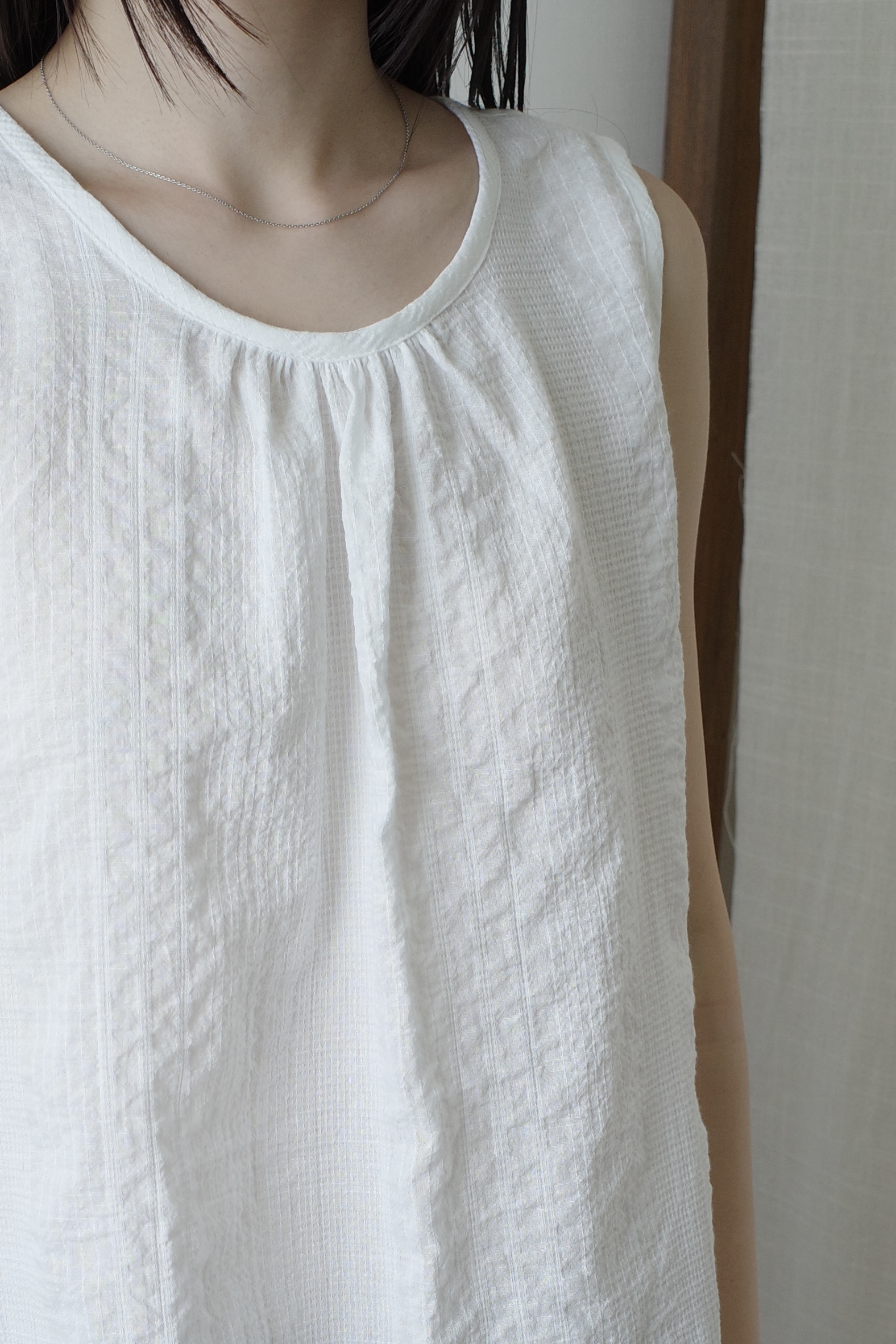 [2th] Textured Sleeveless Top / White 예약주문 (6.25 발송)