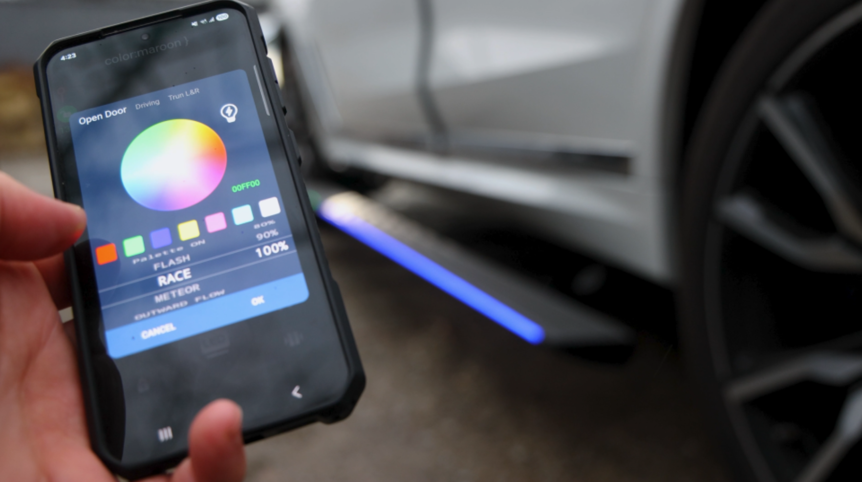 BMW X7 전동 사이드 스텝 스마트폰 앱 연동, LED 컬러와 모드 설정 화면
