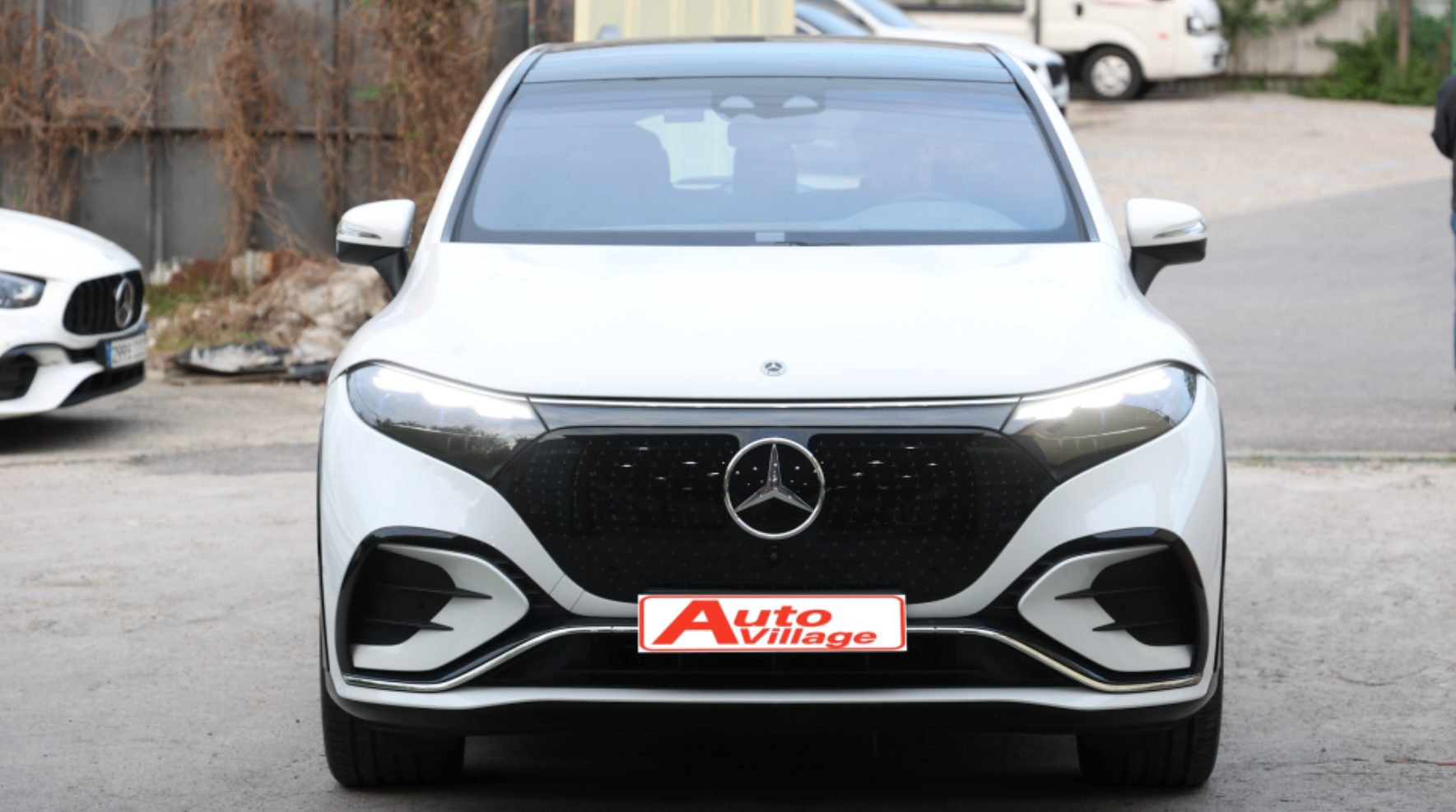EQS SUV 입고전경