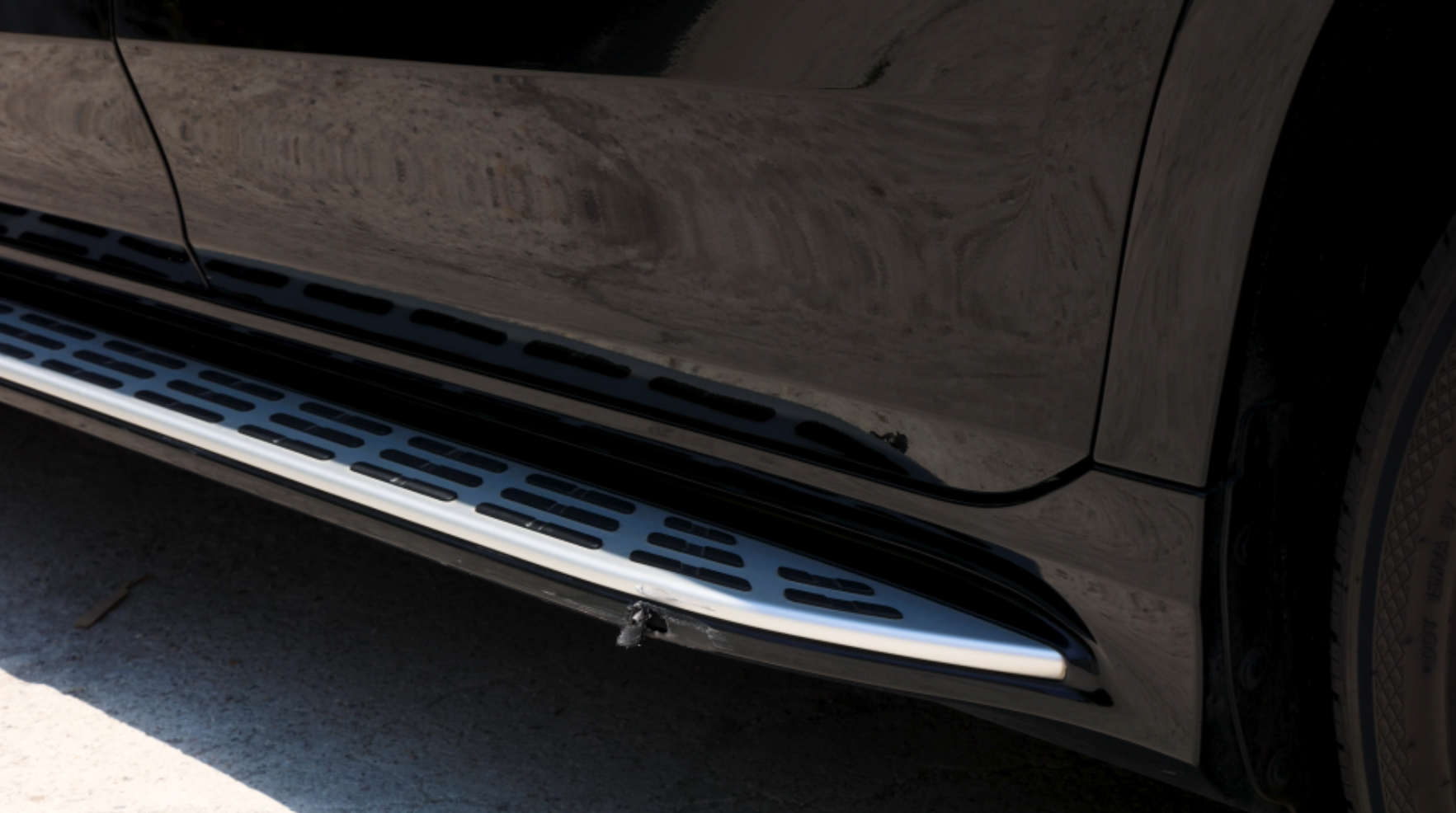 EQS SUV 발판 파손
