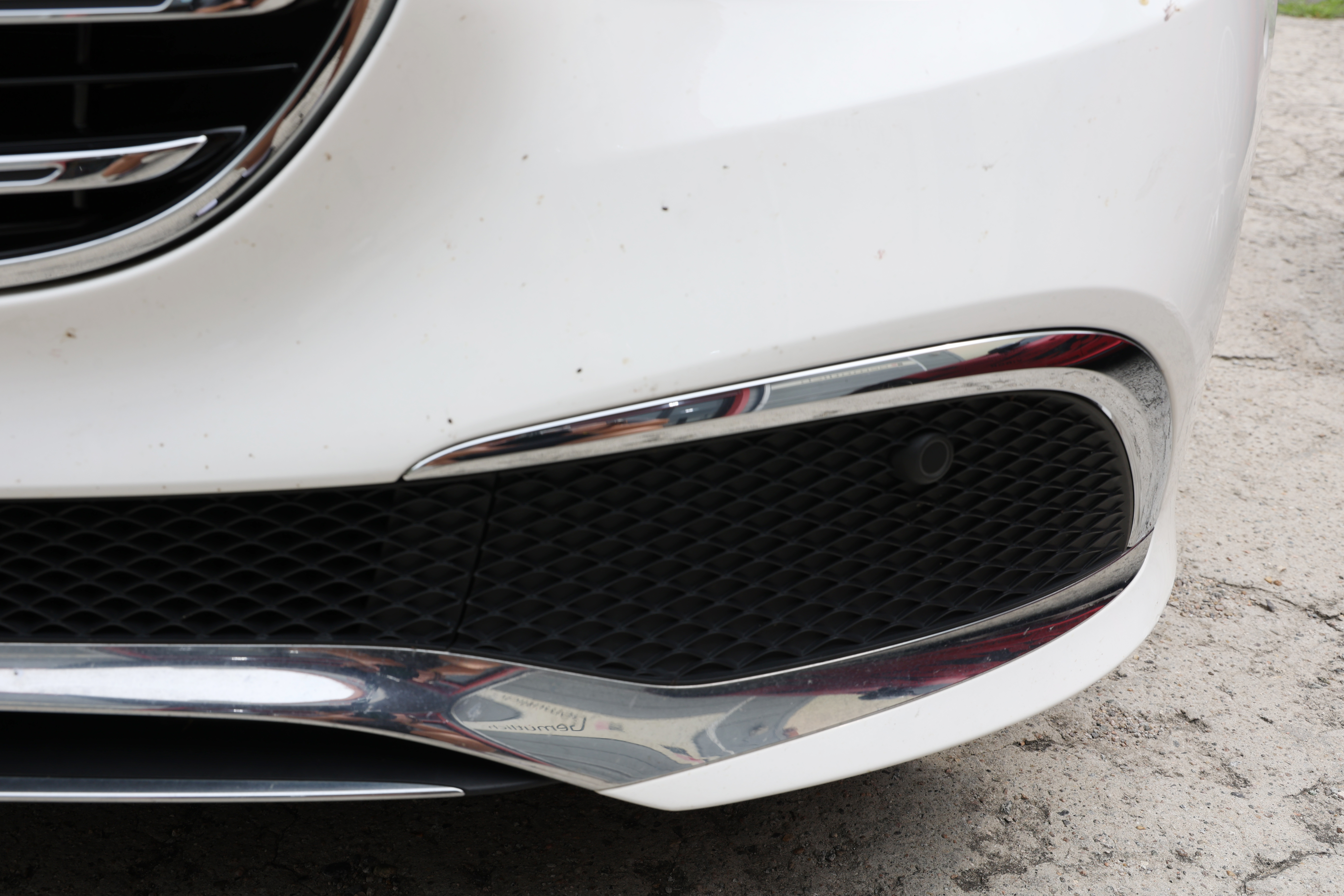 W213 하단 크롬 마감