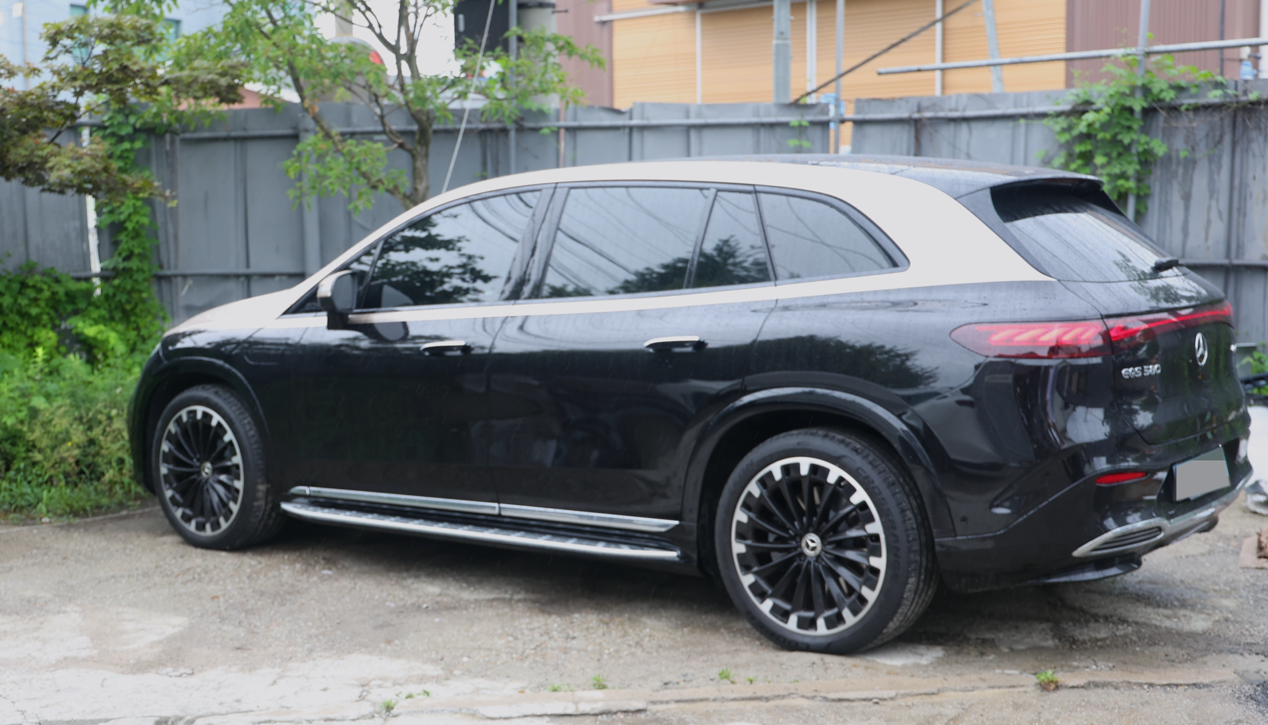 장착 완료된 사이드 스텝 전경