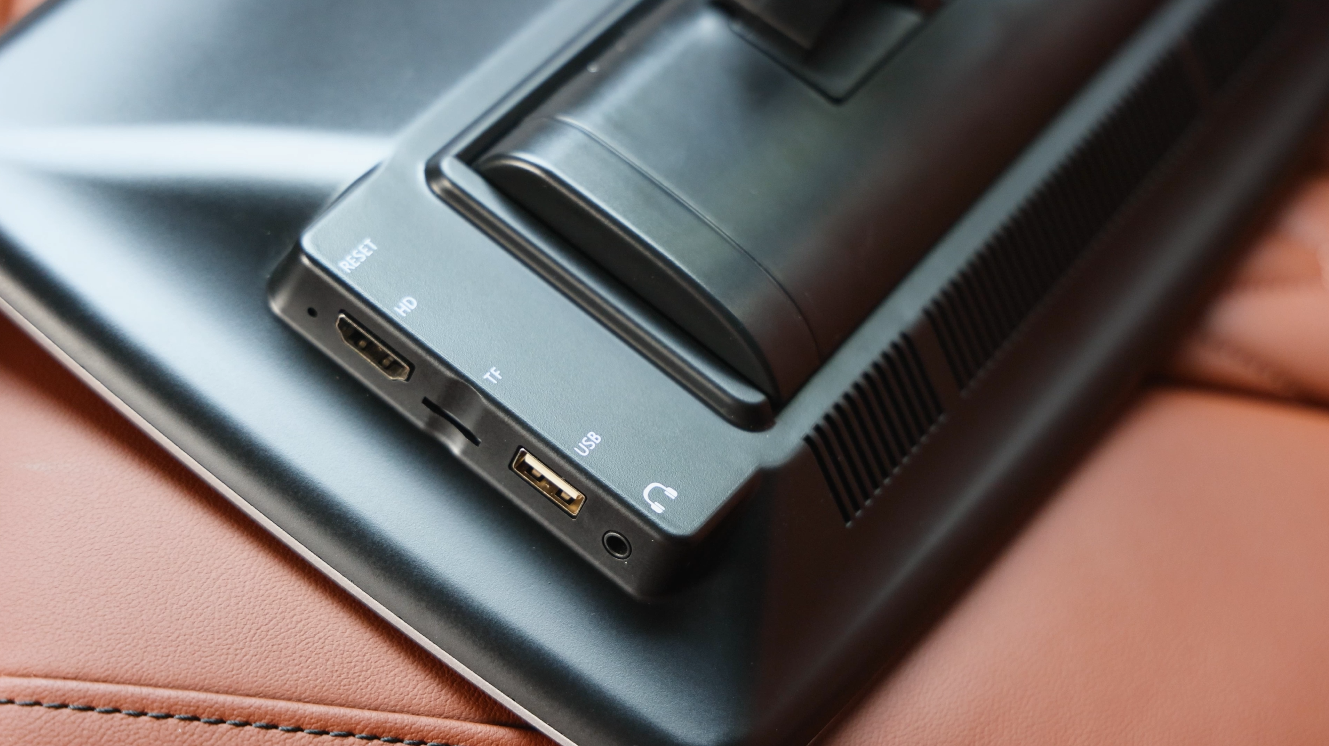 BMW X7 사제 안드로이드 모니터 사이드 포트