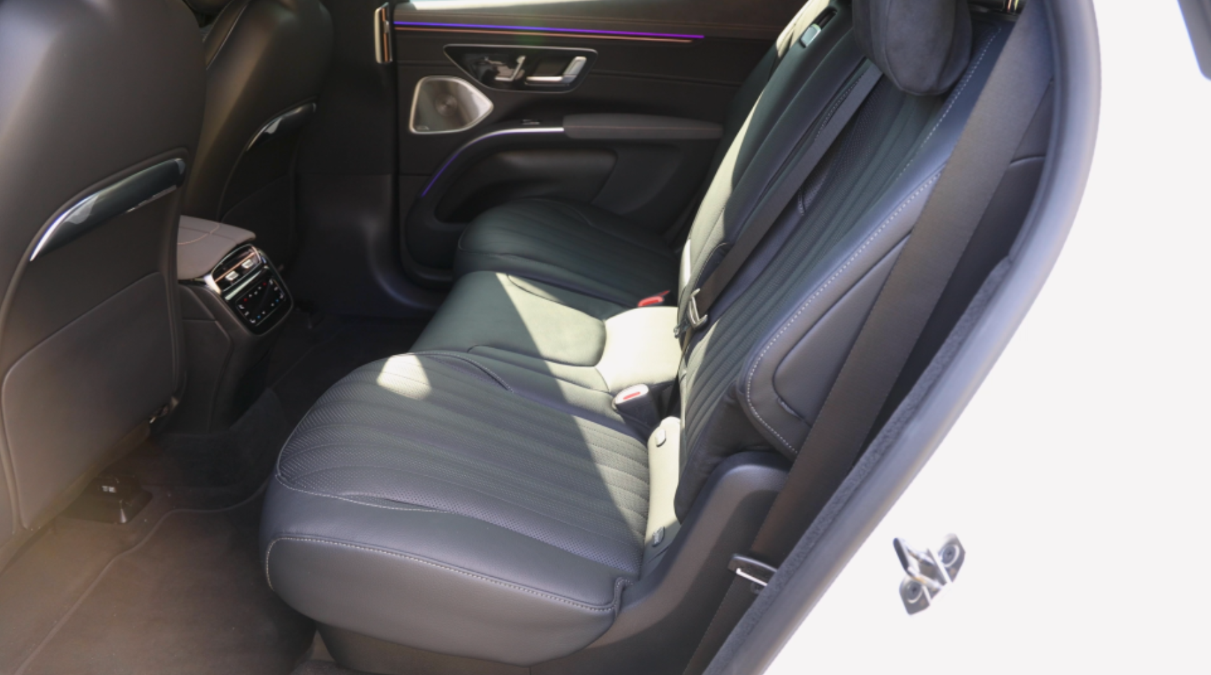 EQS SUV 2열 각도 개선