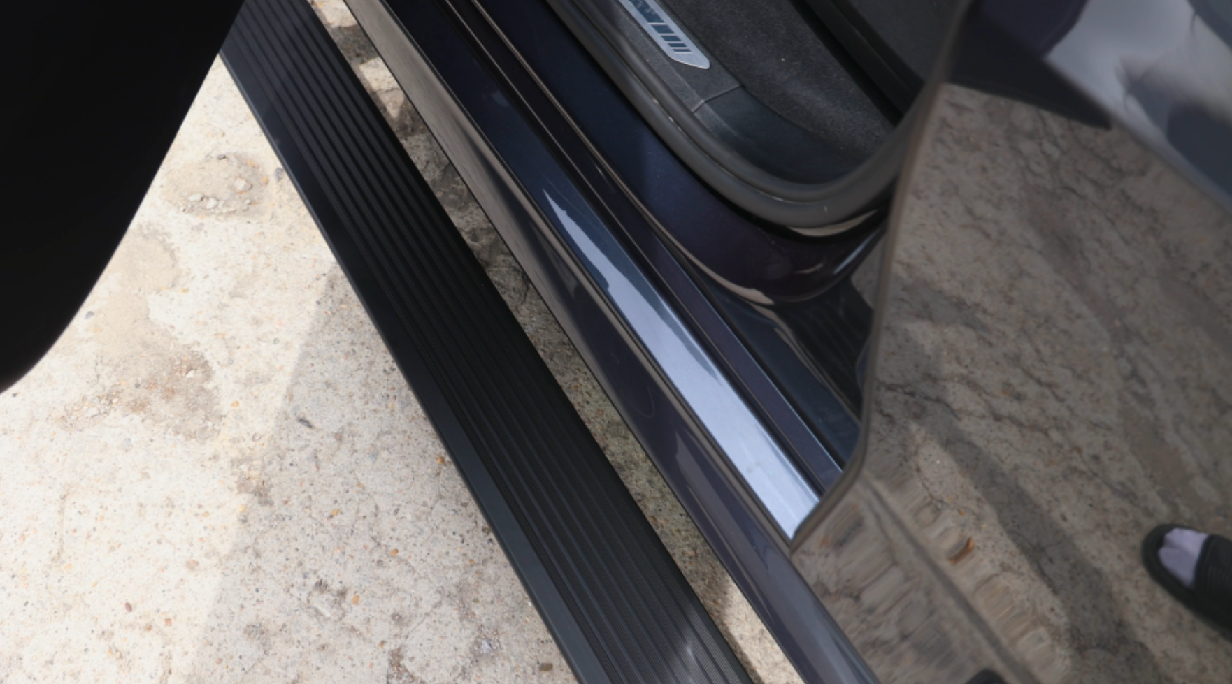 BMW X5 G05 운전석 스텝 전개