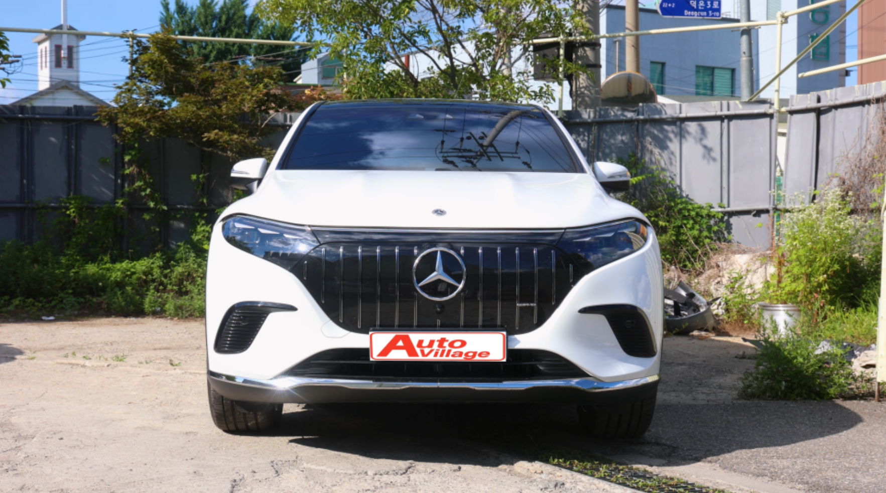 EQS SUV 450 전면 모습
