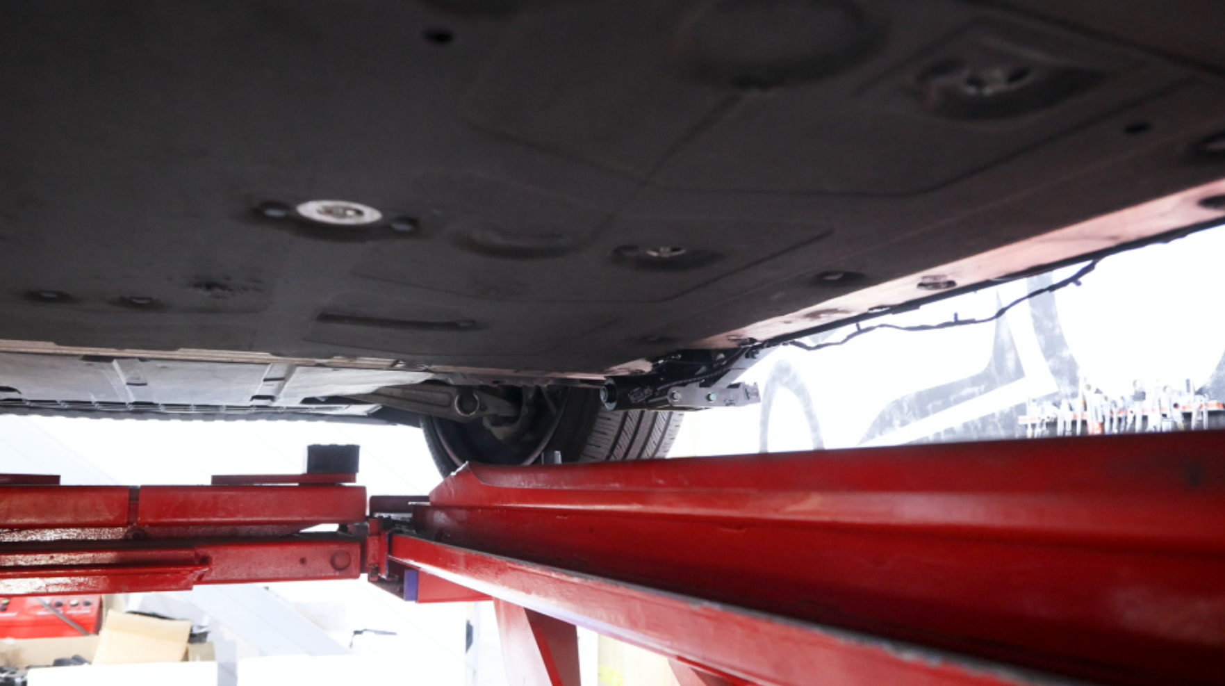 EQS SUV 하부 구조