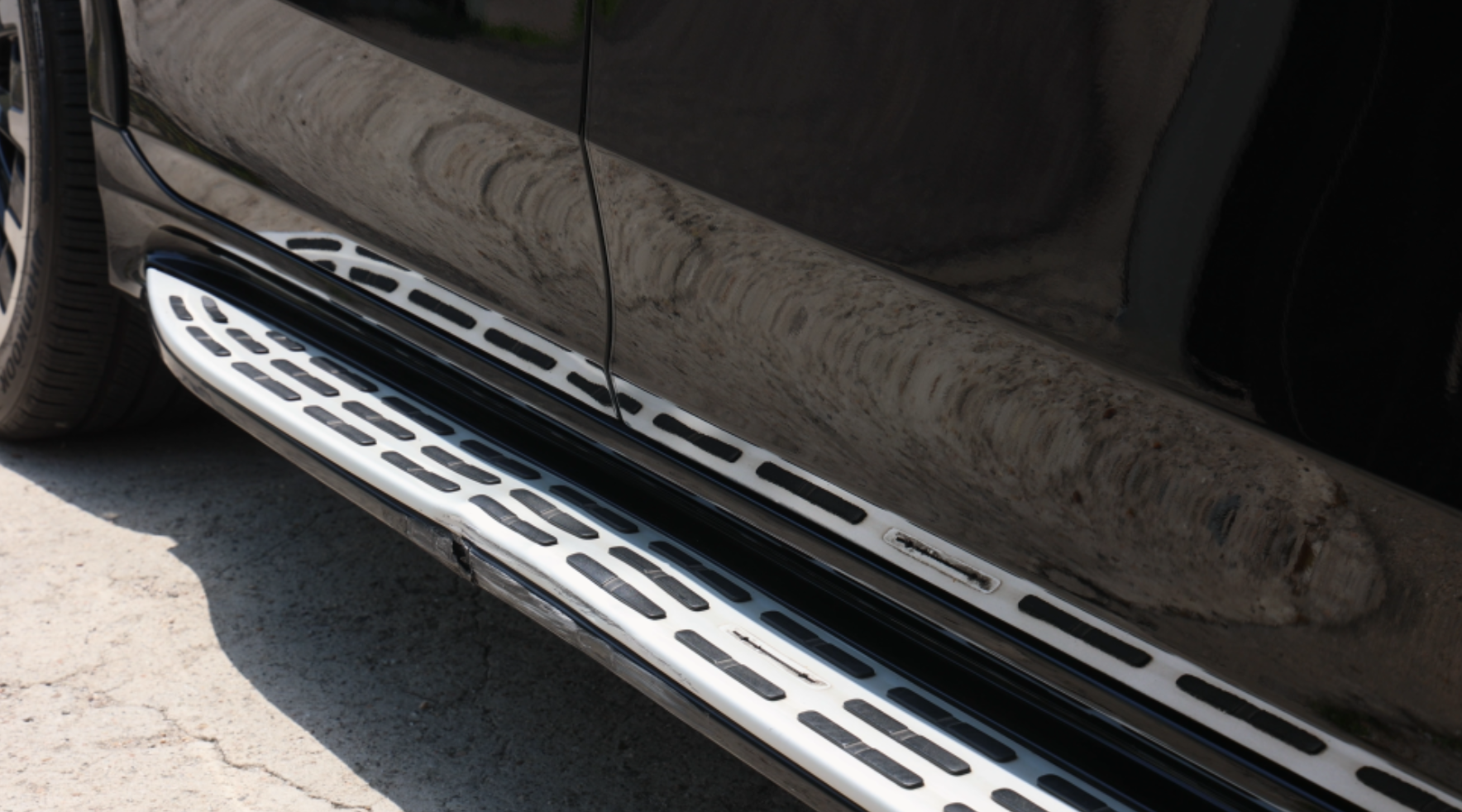 EQS SUV 발판 손상